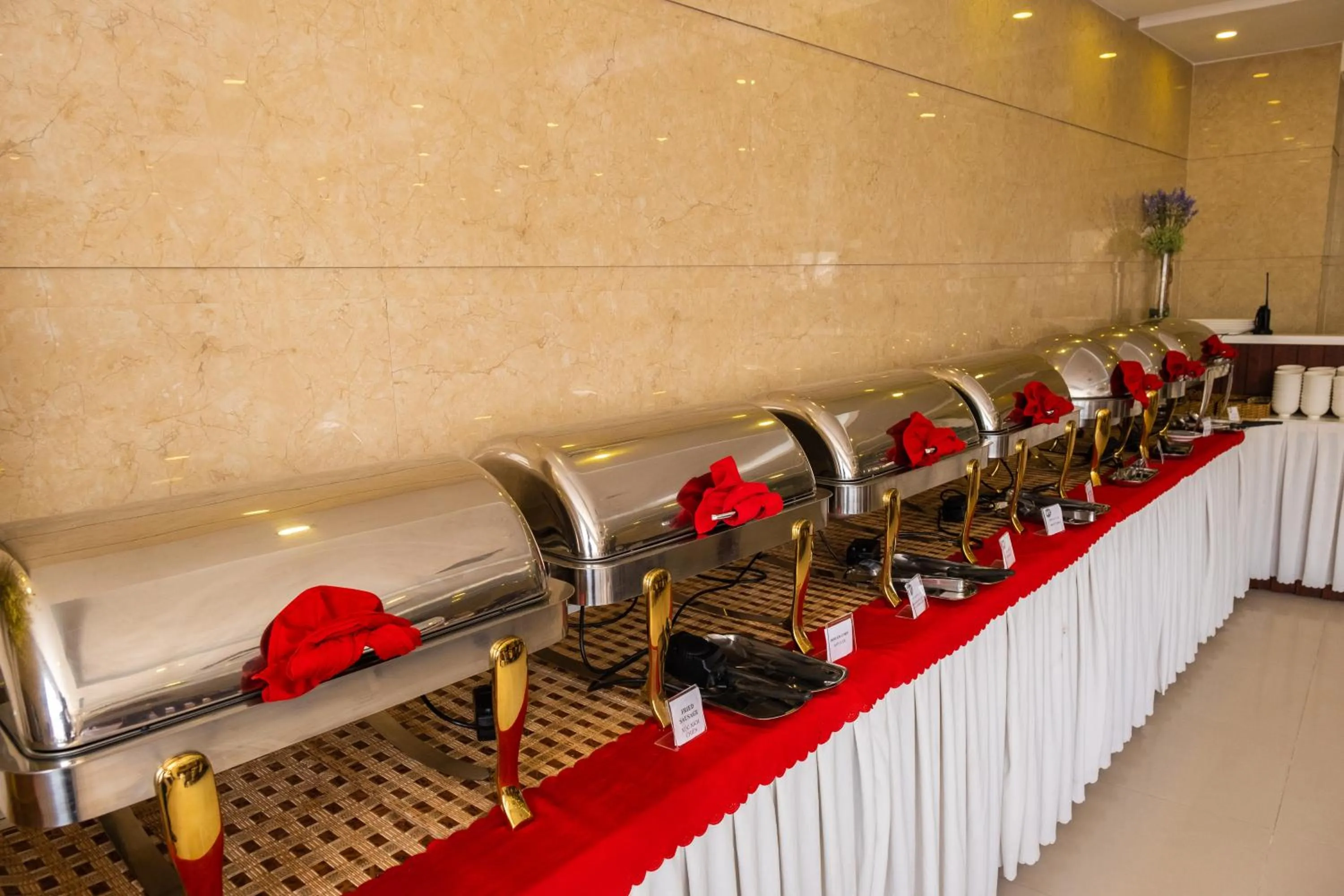 Restaurant/places to eat in Gem Nha Trang Hotel