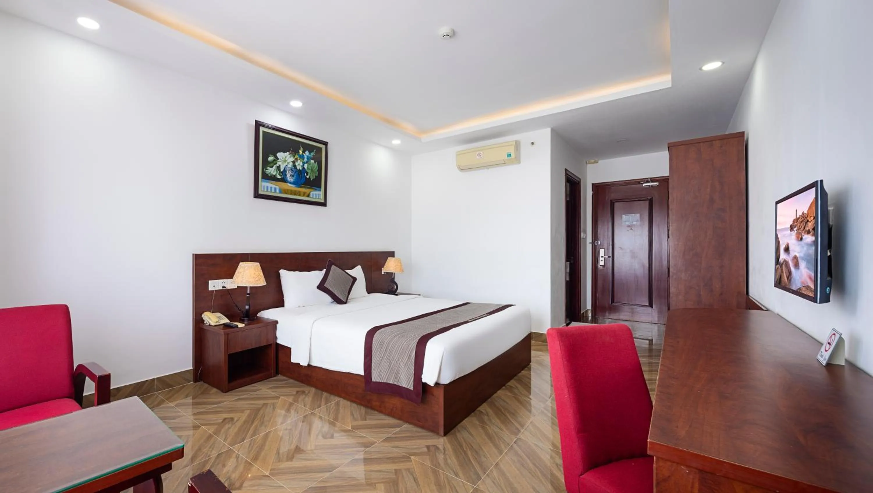 Photo of the whole room, Bed in Gem Nha Trang Hotel