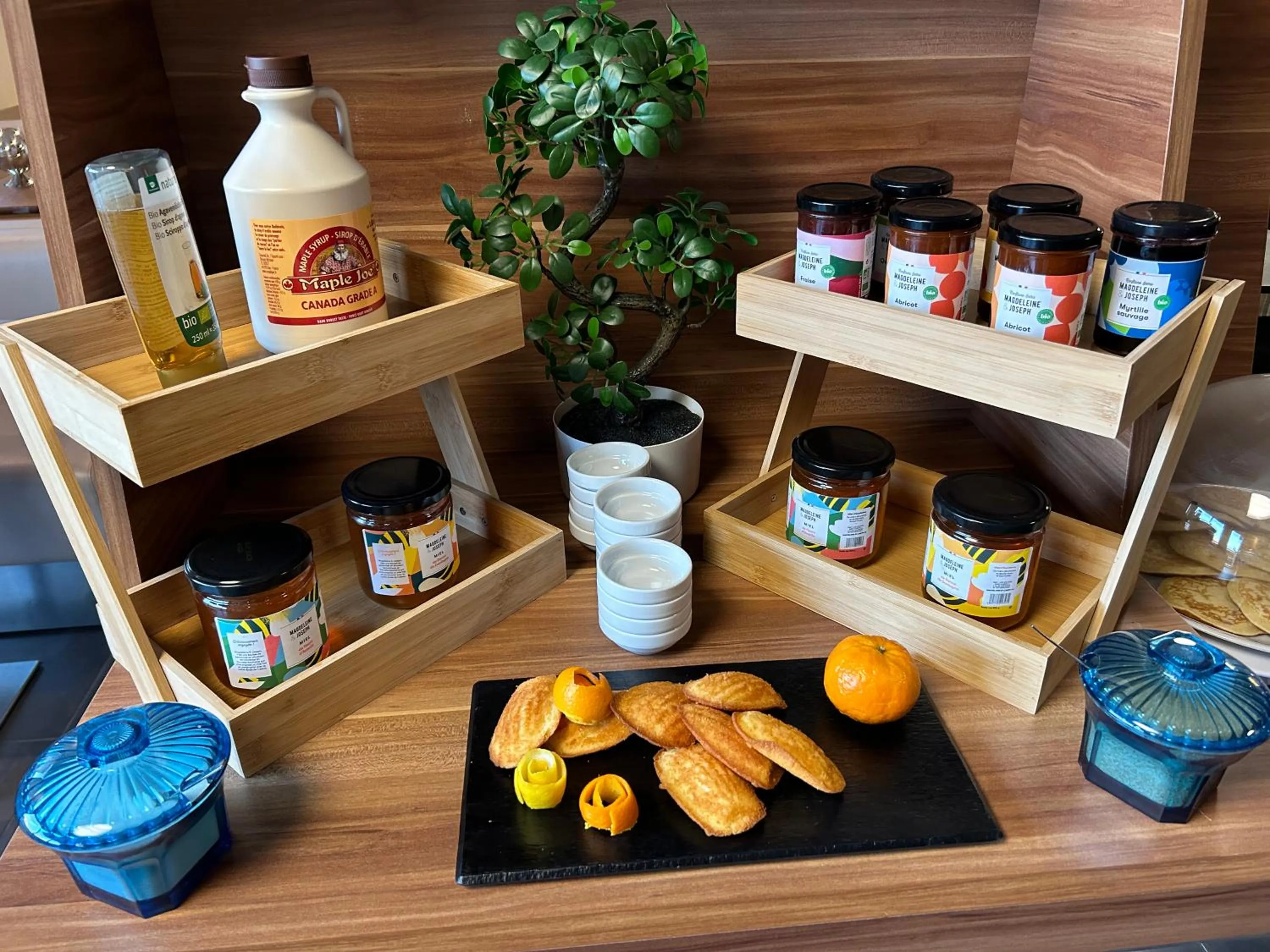 Buffet breakfast in ibis Styles Bordeaux Centre Gare