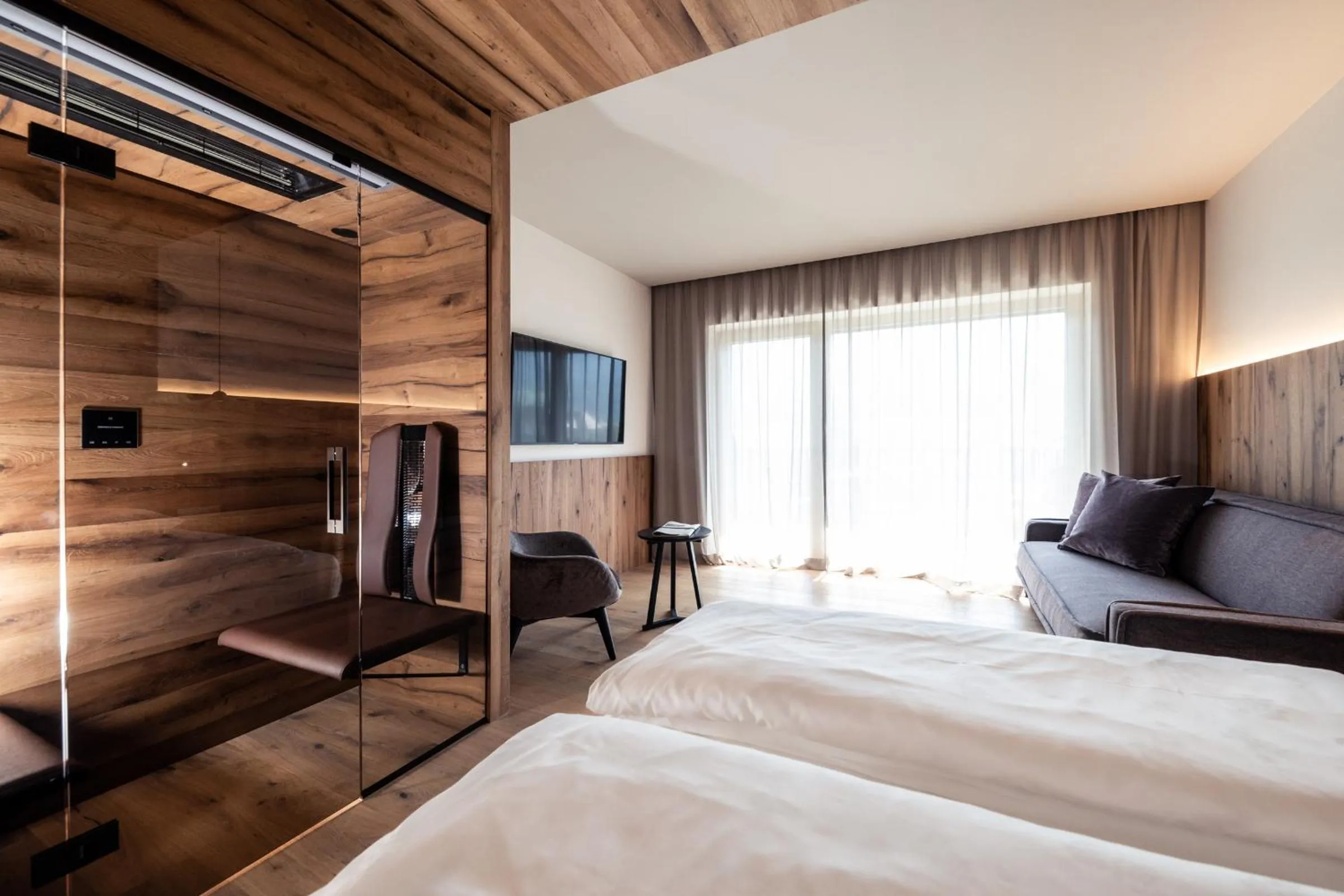 Photo of the whole room, Bed in B&B Boutiquehotel Clara