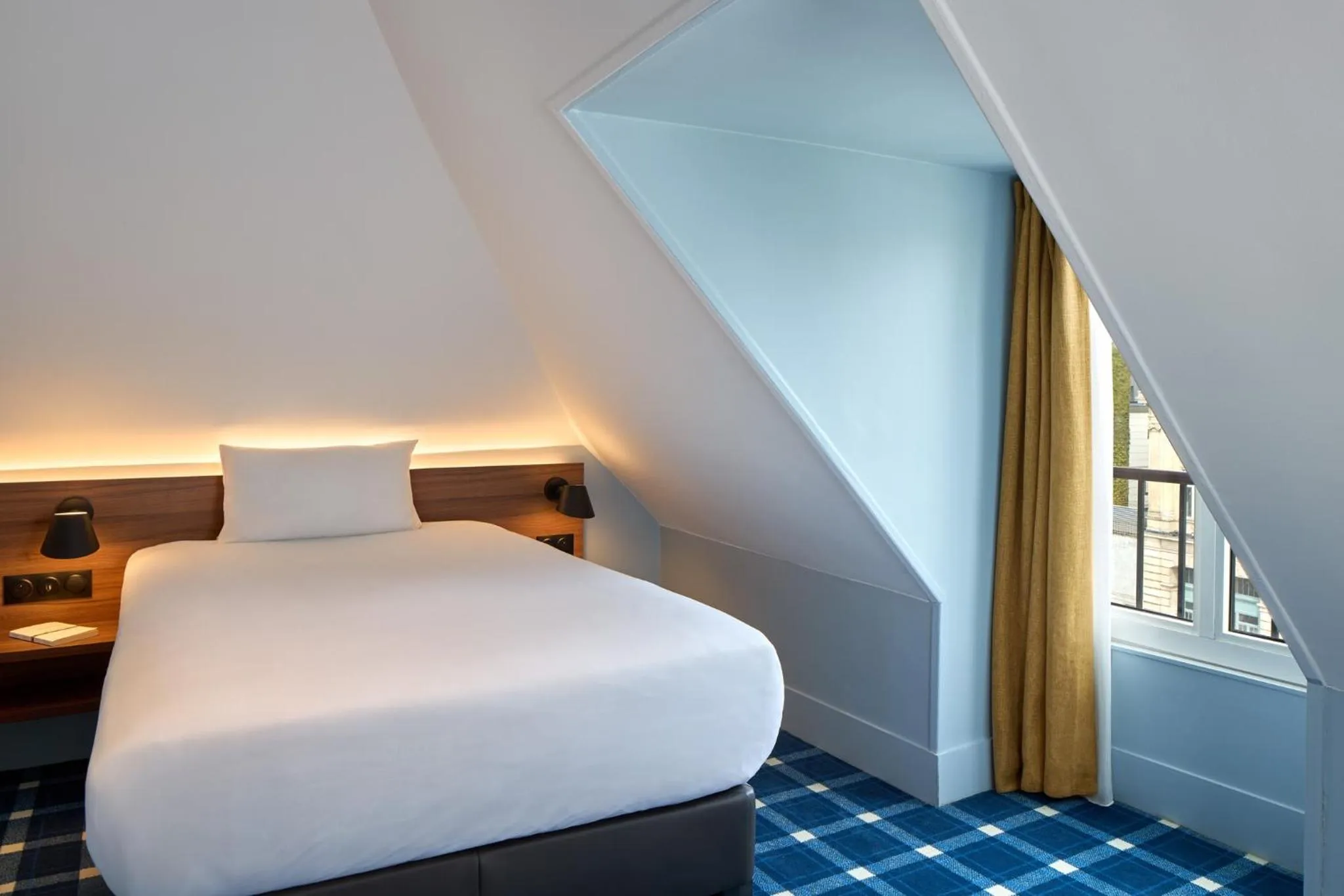 Bedroom, Bed in Timhotel Paris du Gare du Nord