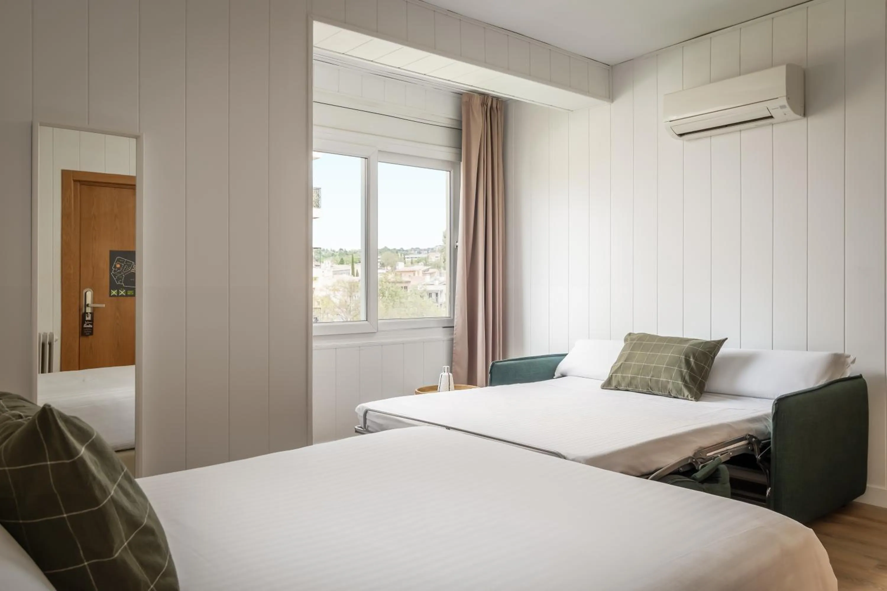 Bed in BYPILLOW Erba