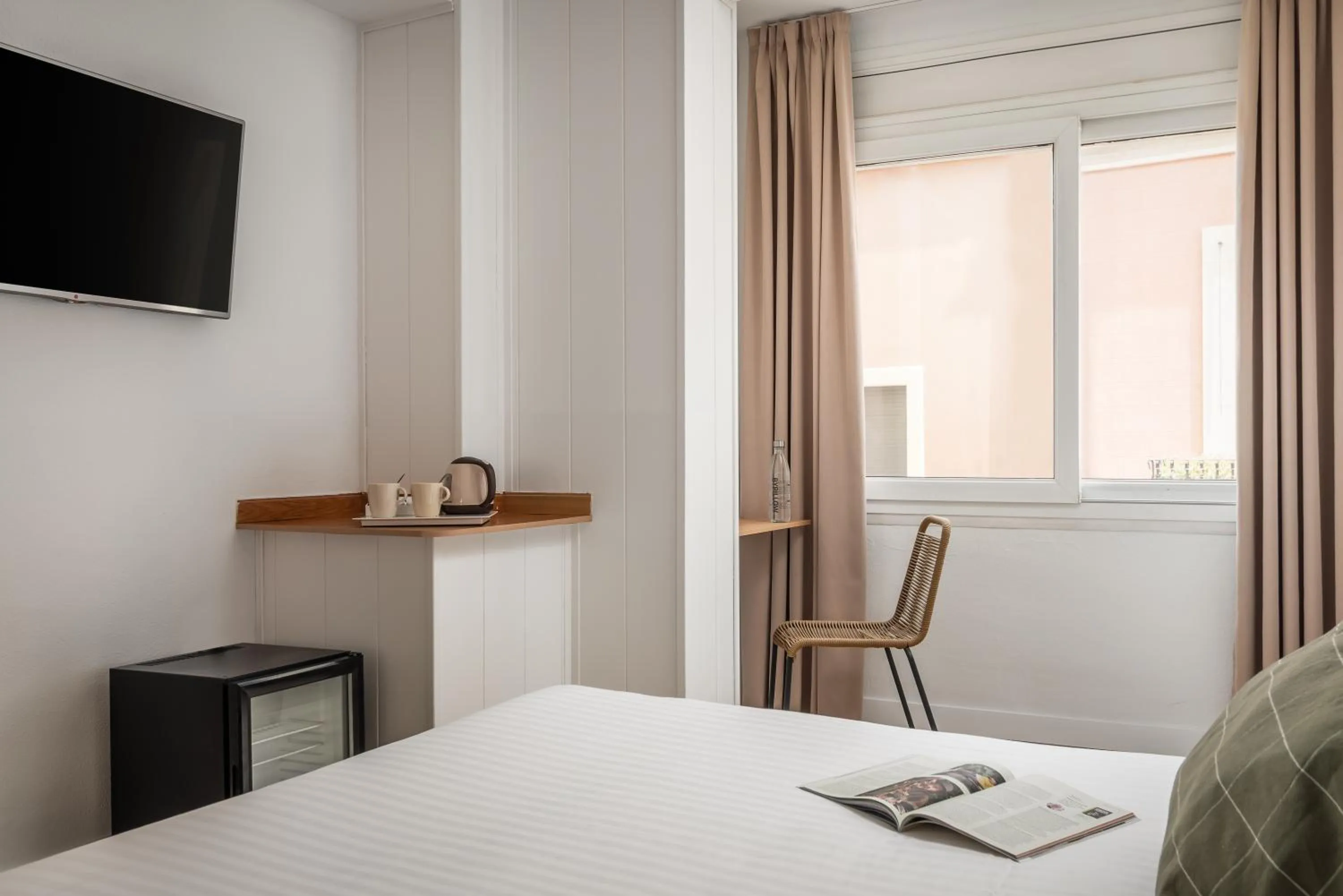 Bed in BYPILLOW Erba