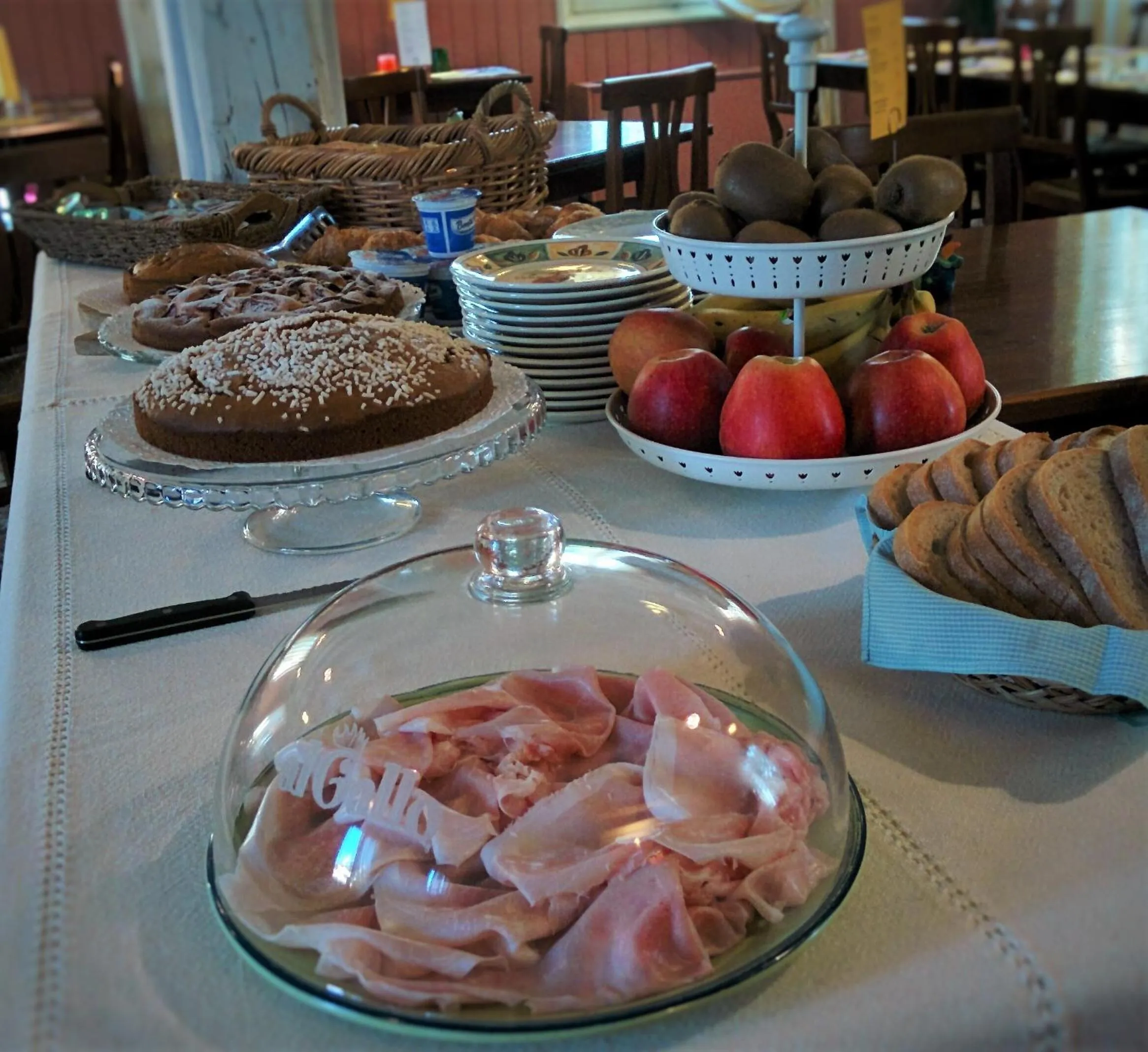 Continental breakfast in Country Hotel Al Gallo