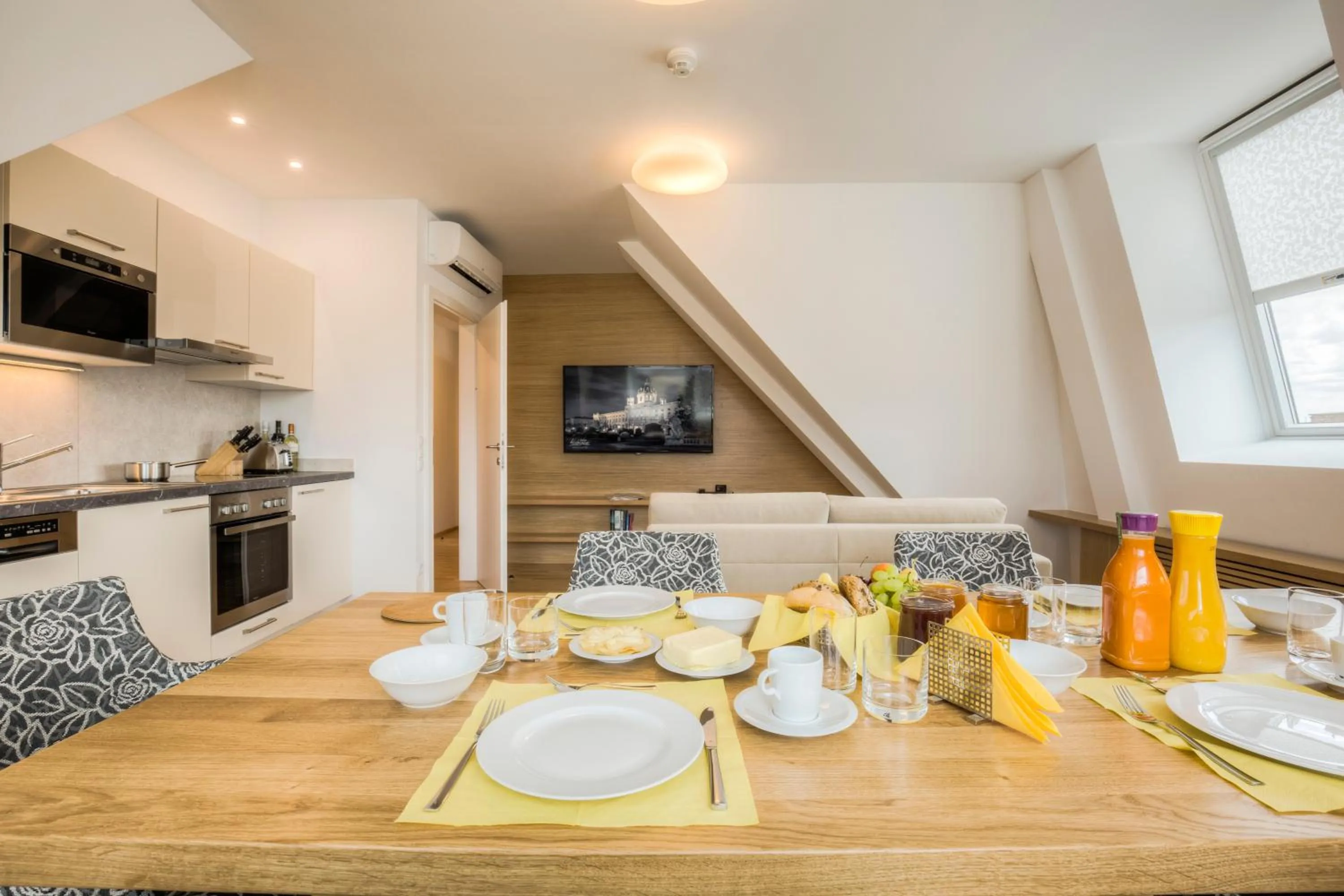 Dining area in Vienna Grand Apartments City