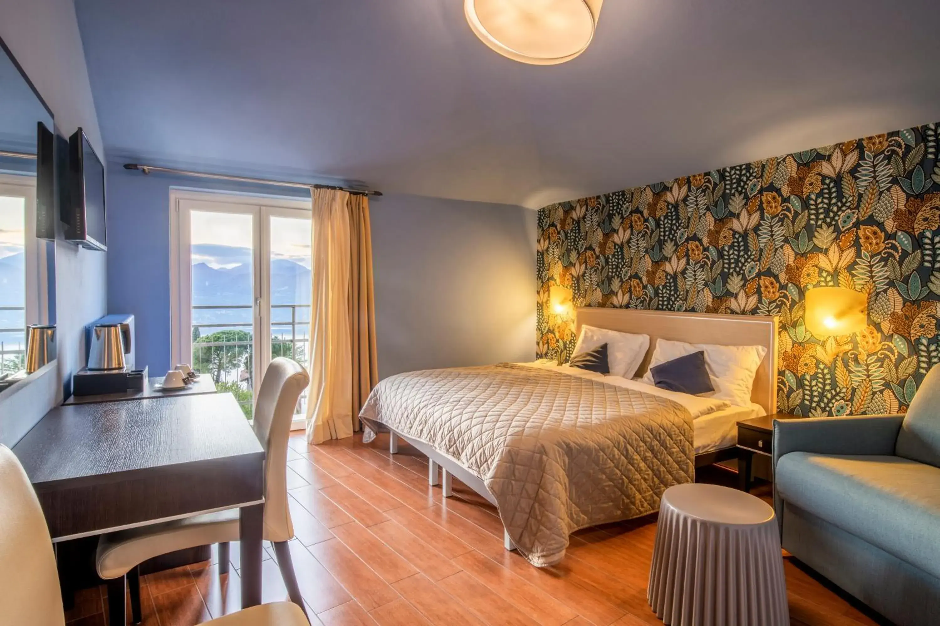 Deluxe Double or Twin Room with Lake View in Hotel Bellavista Deluxe Double or Twin Room with Lake View in Hotel Bellavista