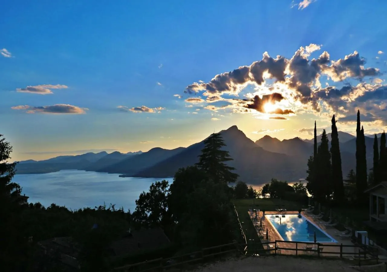 Swimming pool in Hotel Bellavista