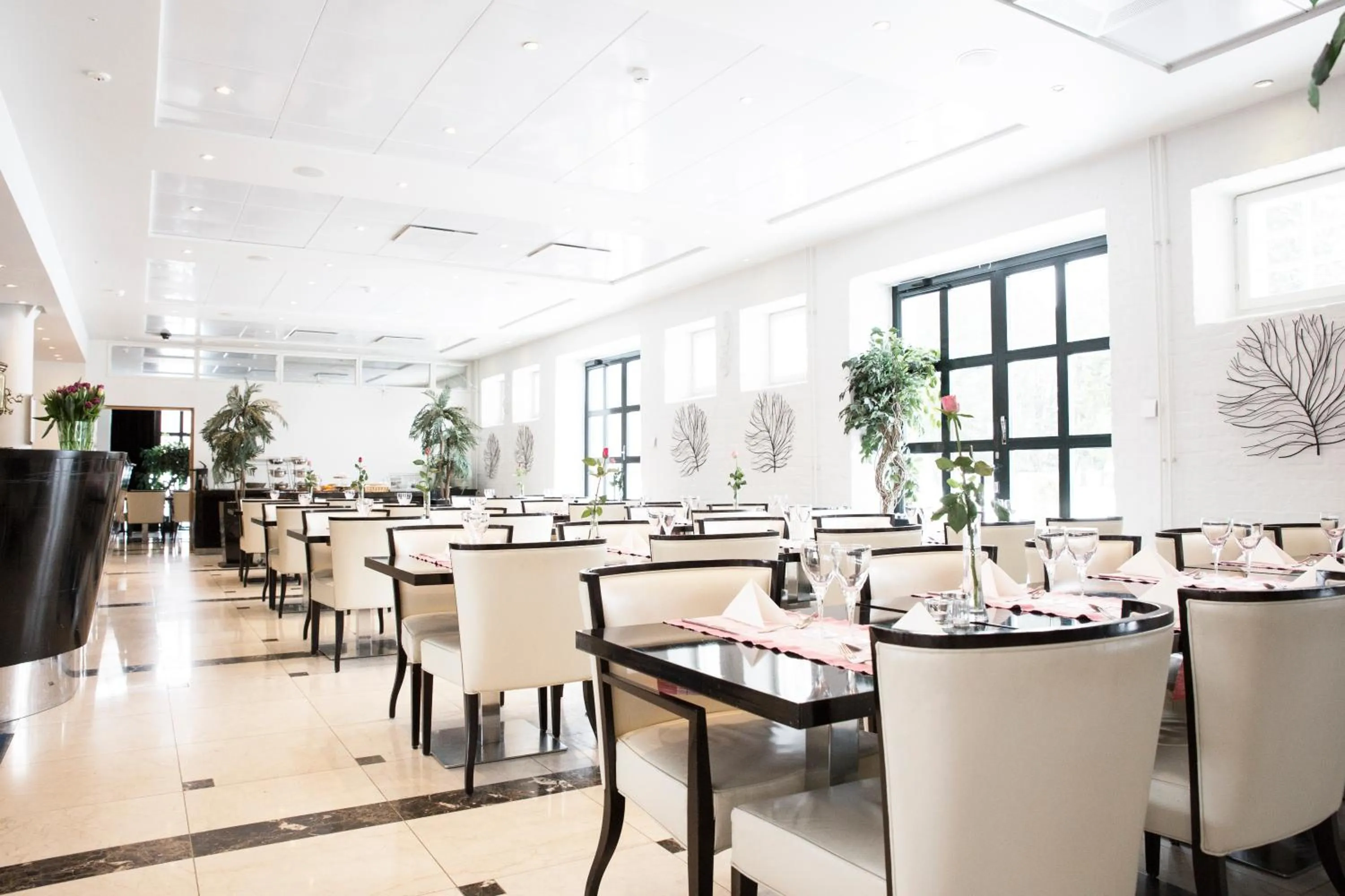 Restaurant/places to eat in Hotel Epoque & Apartments