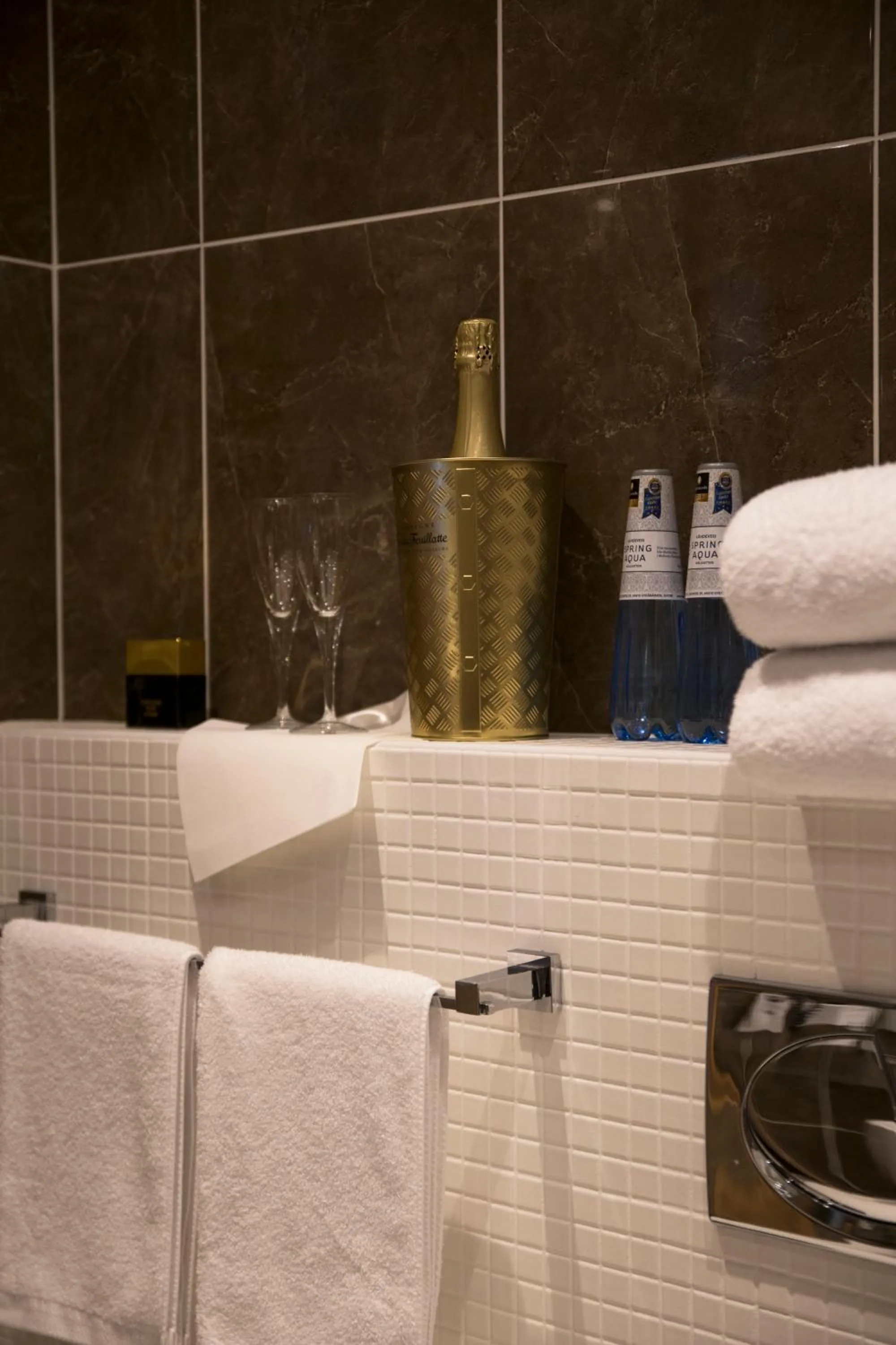 Bathroom in Hotel Epoque & Apartments