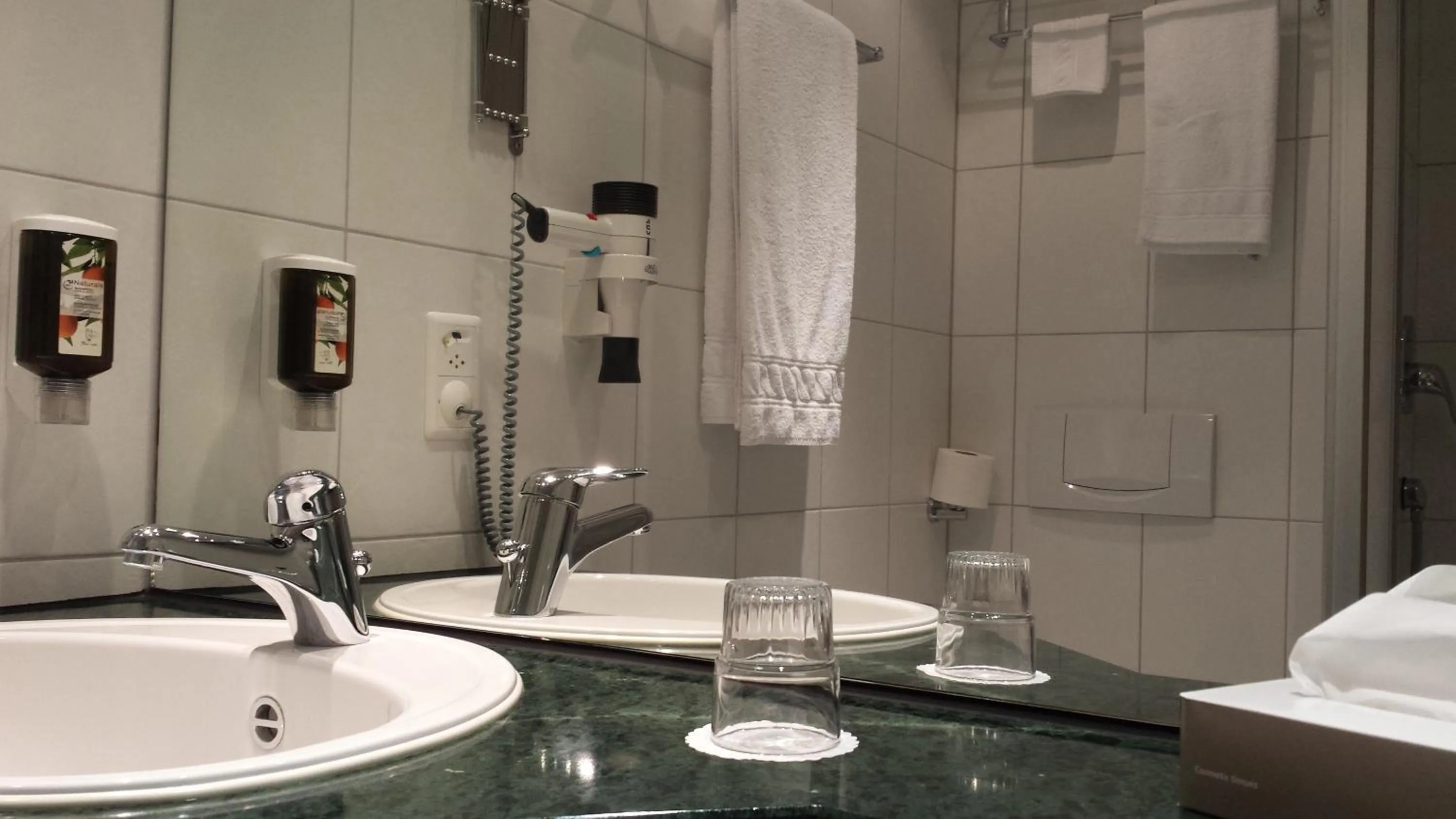 Bathroom in Hotel Münchwilen