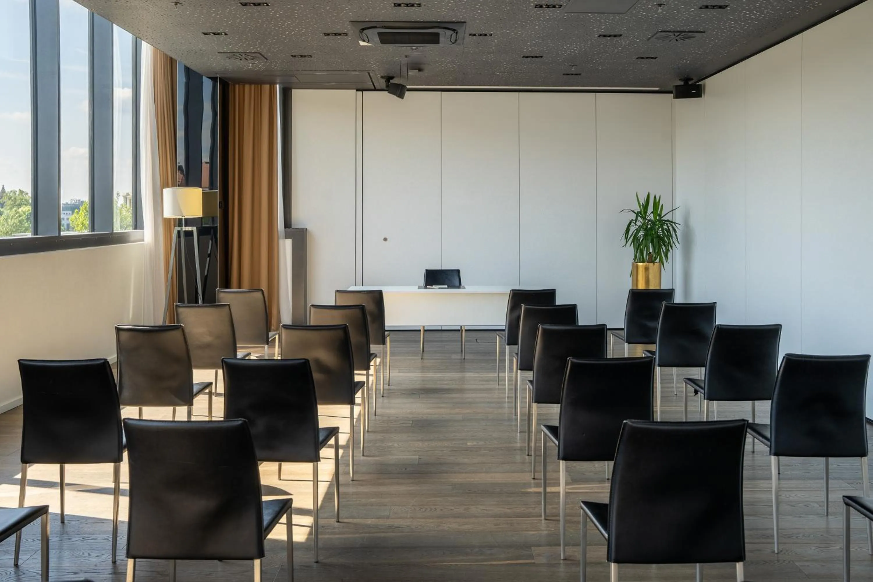 Meeting/conference room in INNSiDE by Meliá Leipzig