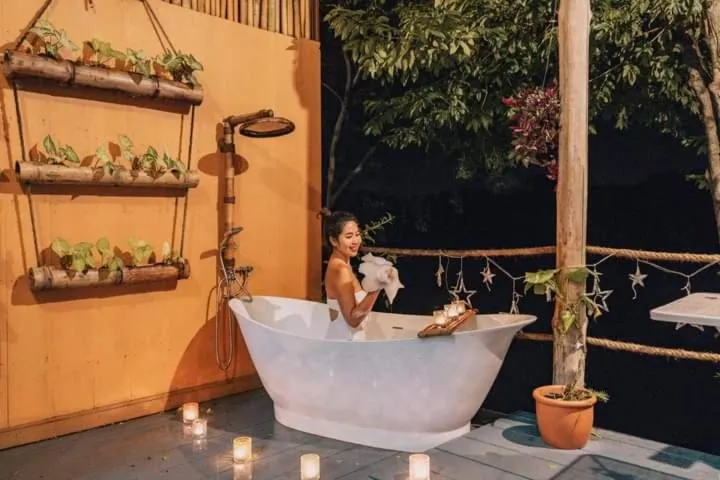 People in Nan De Panna Resort and Spa