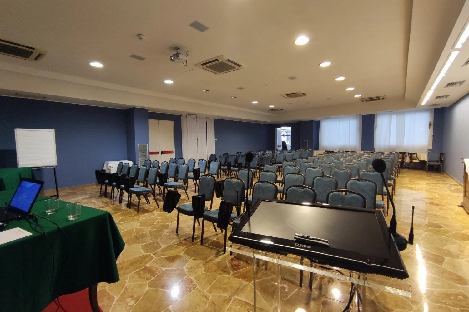 Business facilities in Astra Hotel