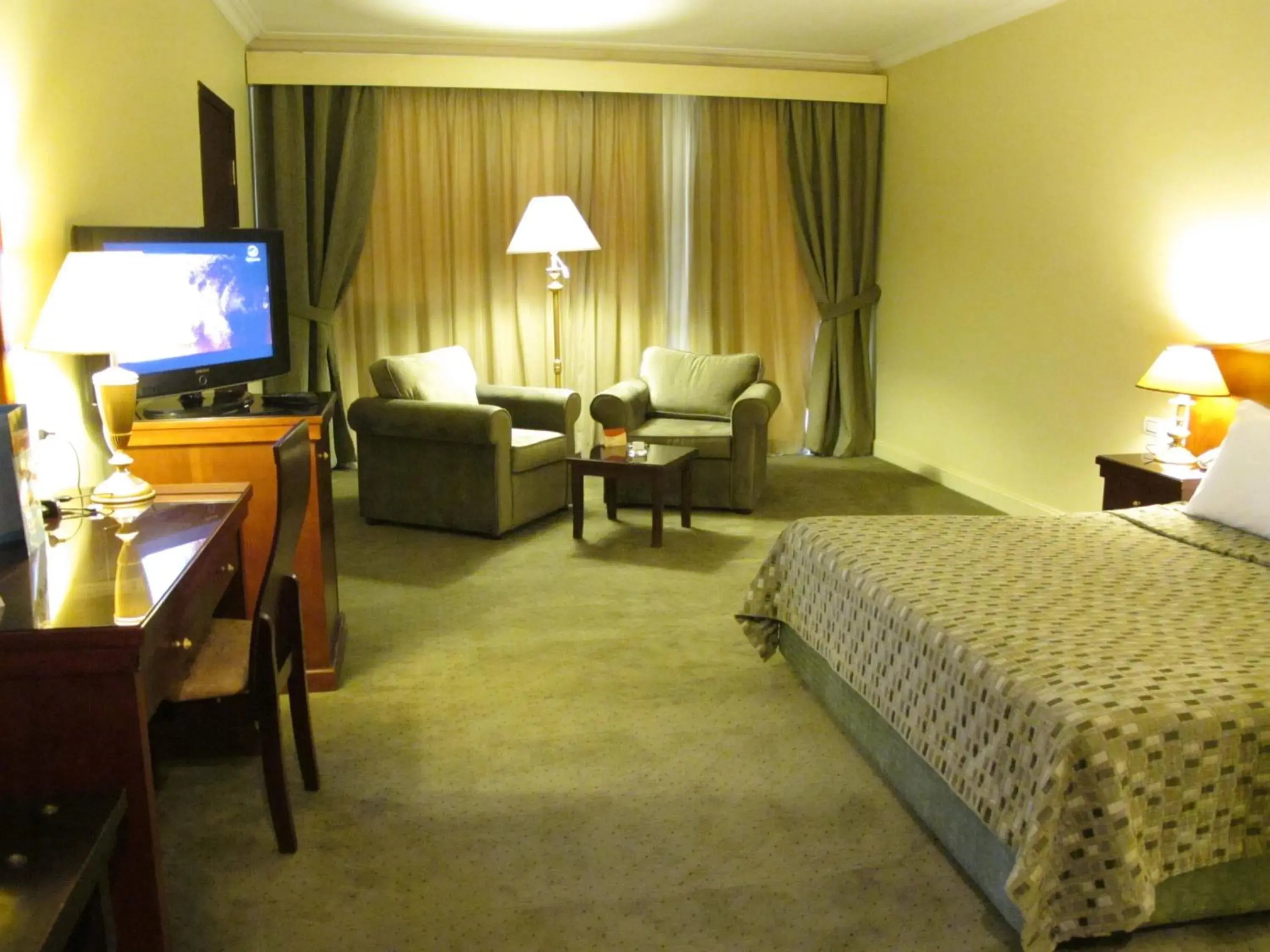 Superior Room - single occupancy in Grand Pyramids Hotel Superior Room - single occupancy in Grand Pyramids Hotel