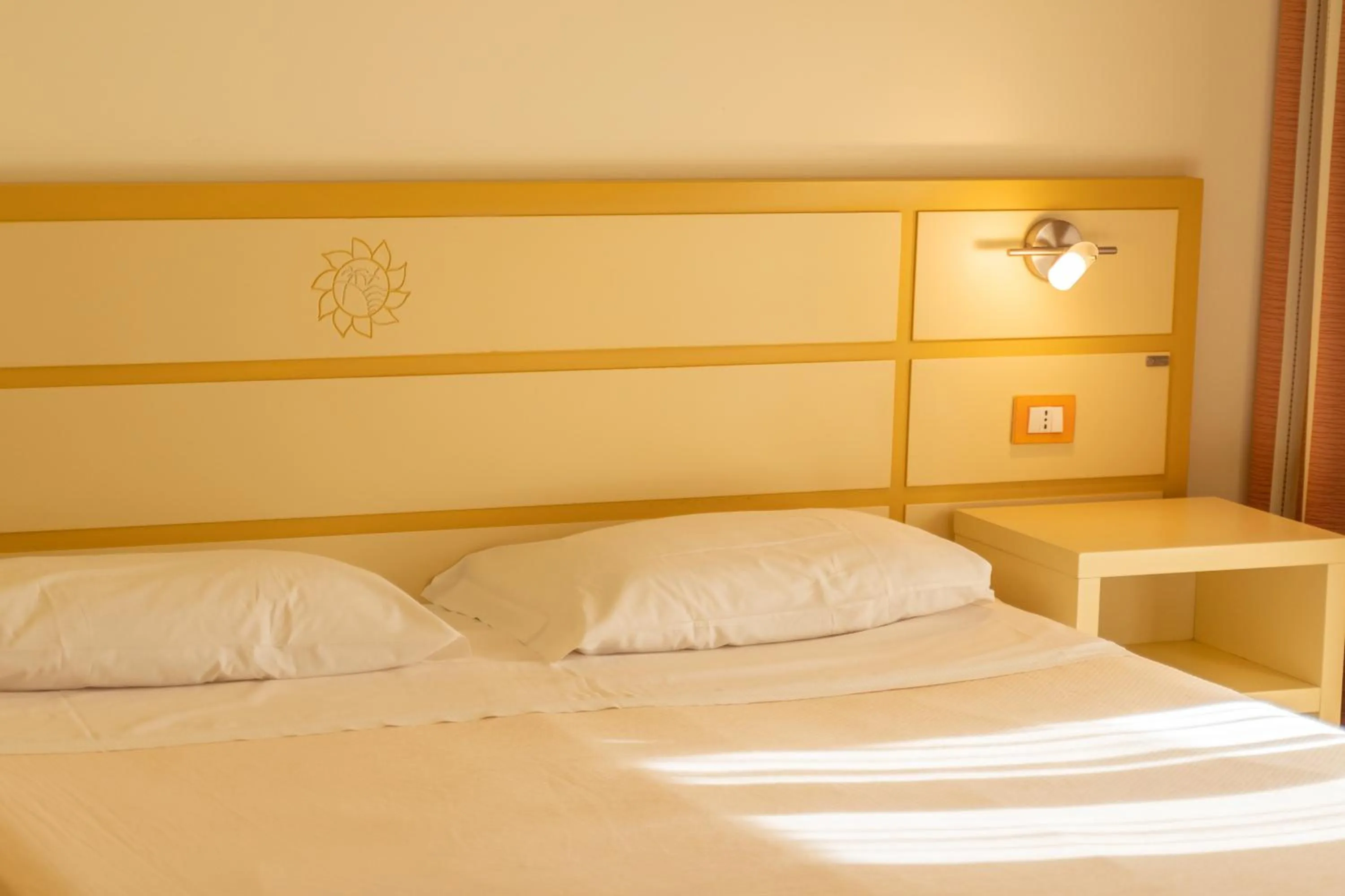 Photo of the whole room, Bed in Hotel Baia Di Trainiti