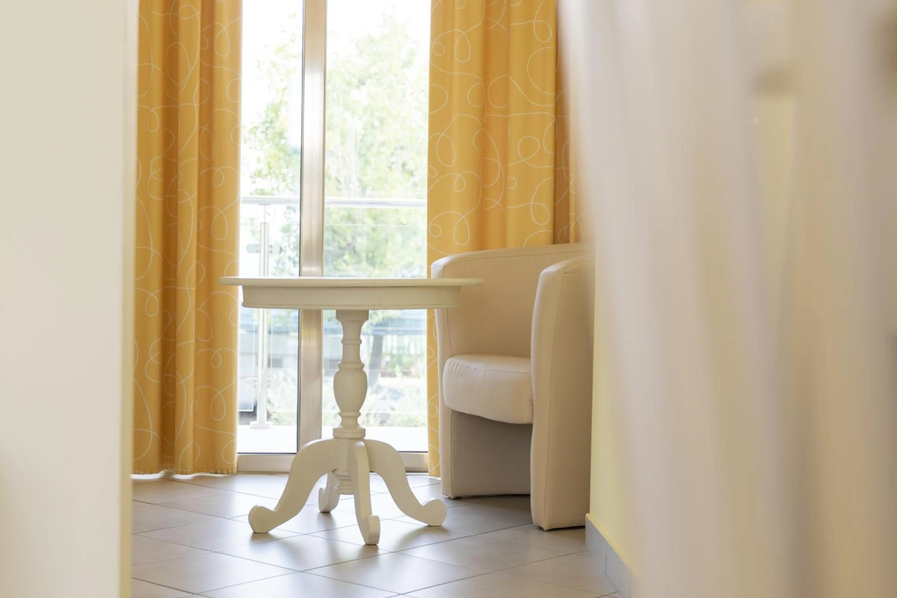 Seating area in Hotel Baia Di Trainiti