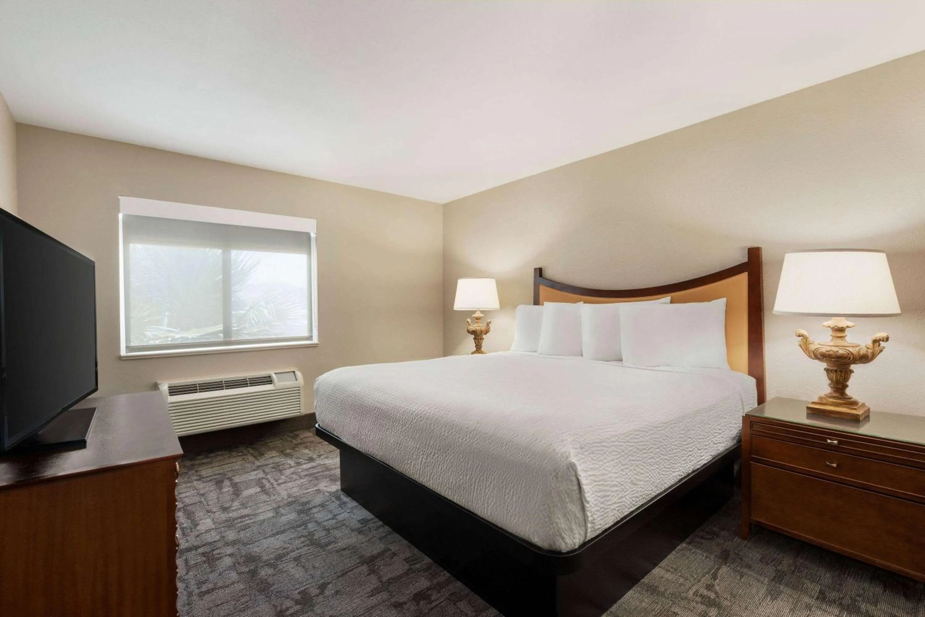 Photo of the whole room, Bed in Travelodge by Wyndham Lake Havasu