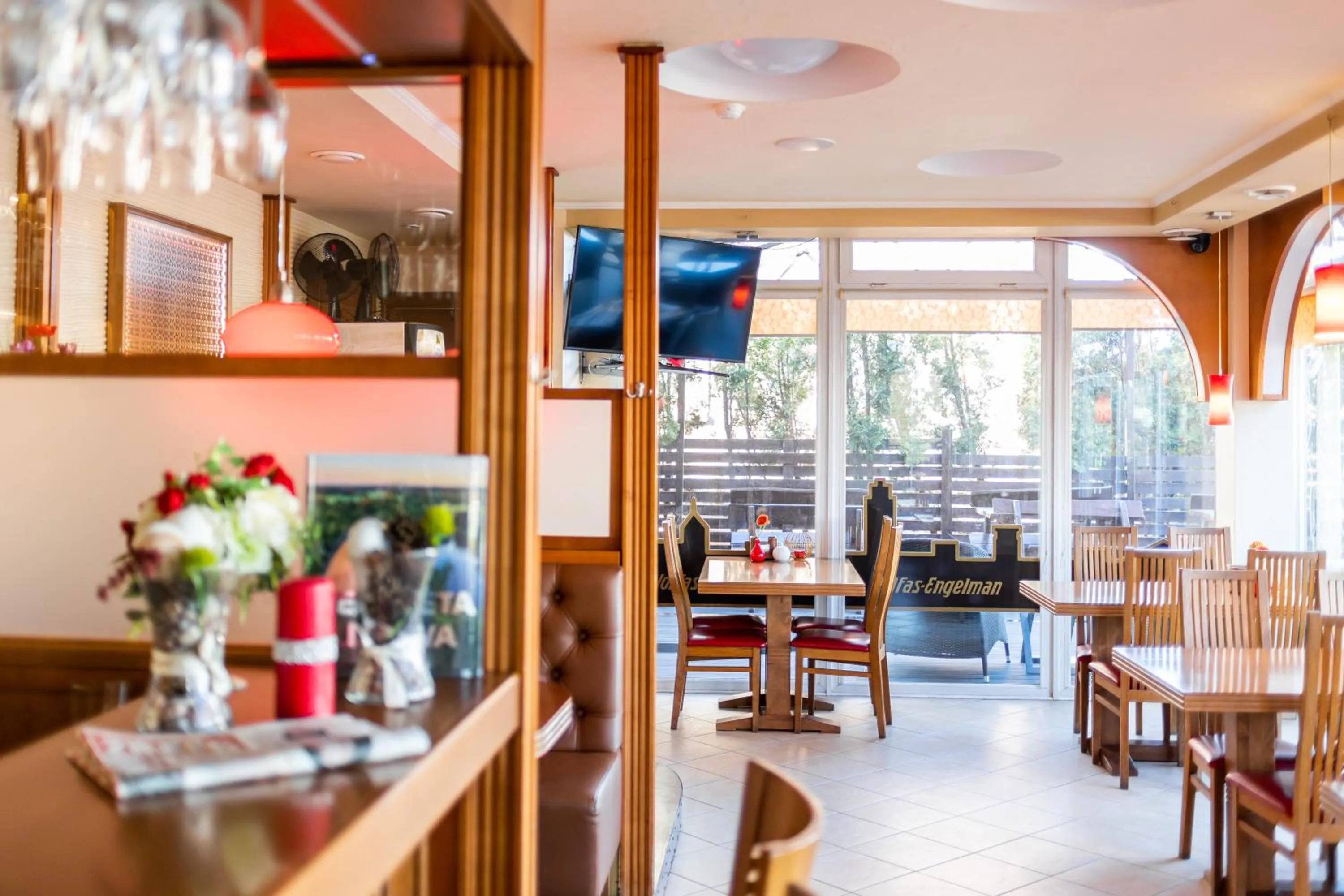 Restaurant/places to eat in Tako Baras