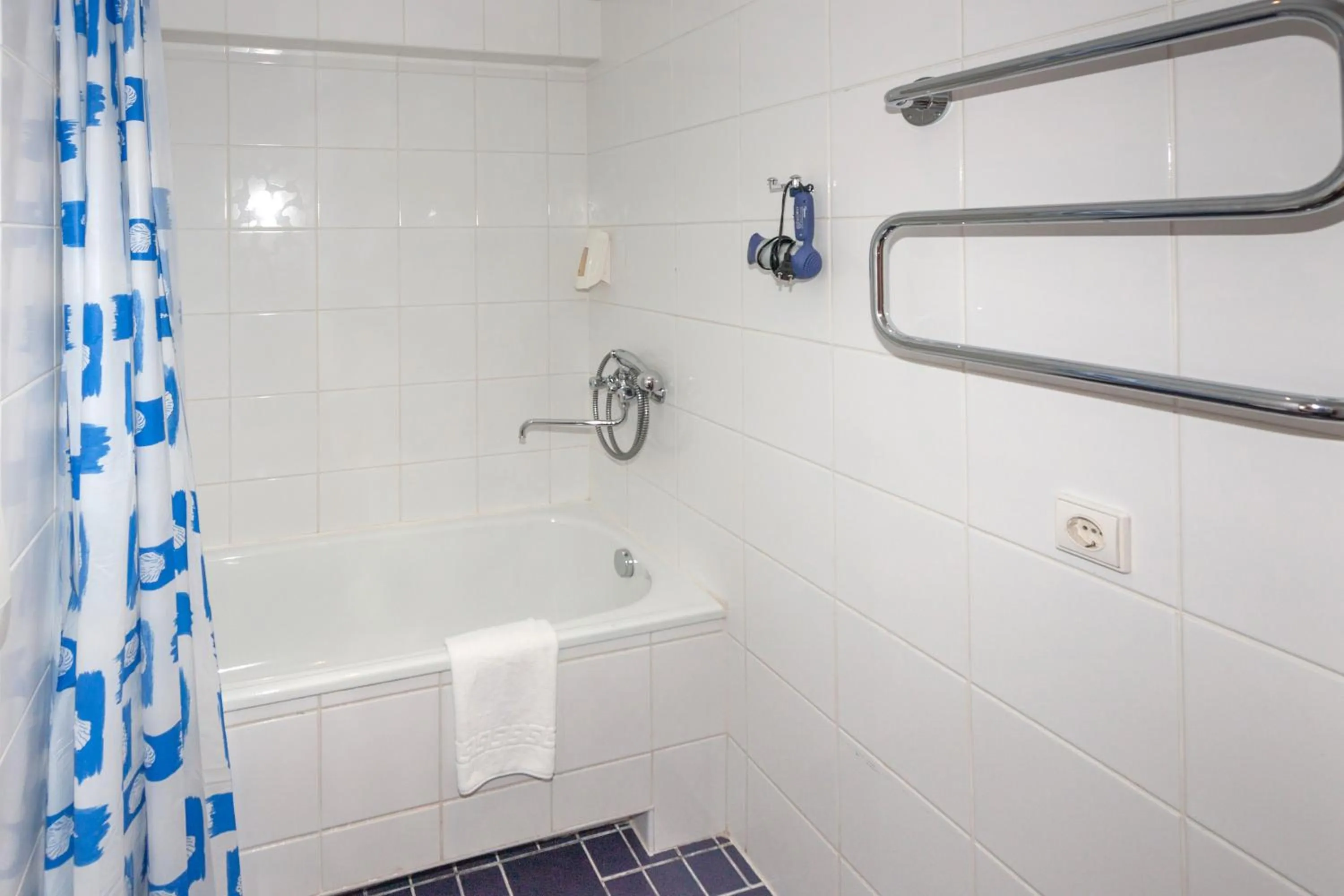 Bathroom in Tauras Center Hotel