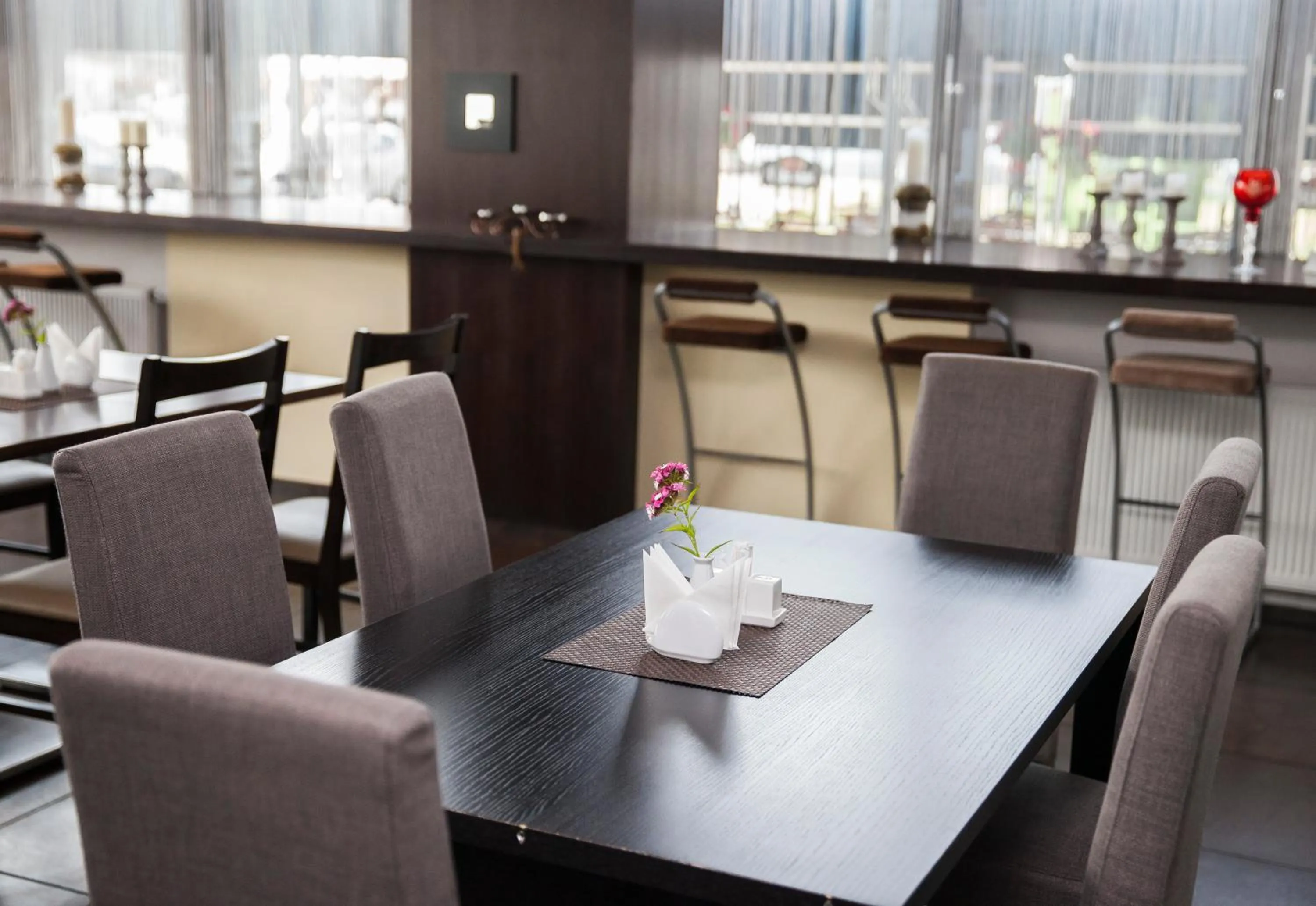 Restaurant/places to eat in Old Mill Hotel