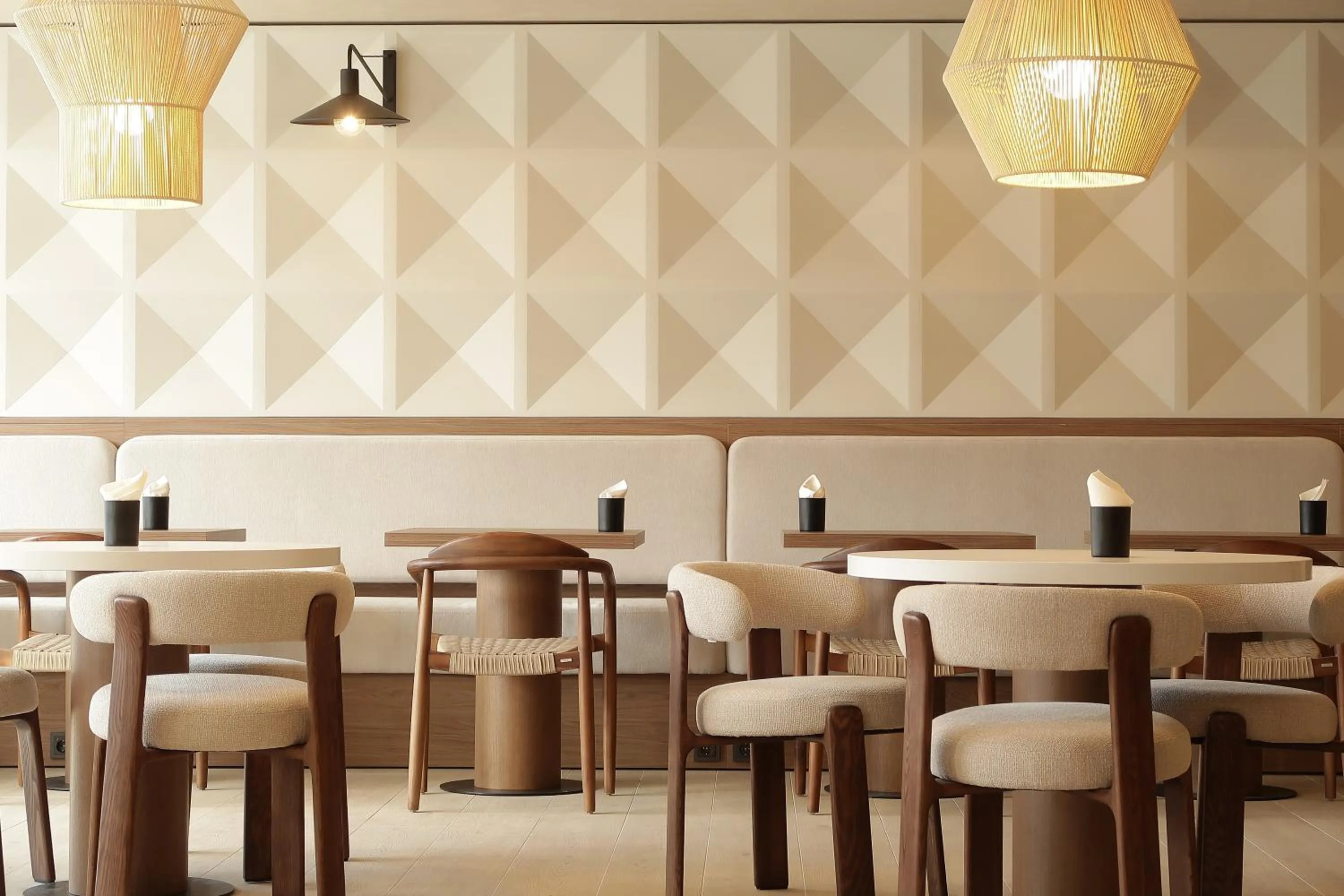 Restaurant/places to eat in AIRINN Vilnius Airport Hotel RENOVATED 2025