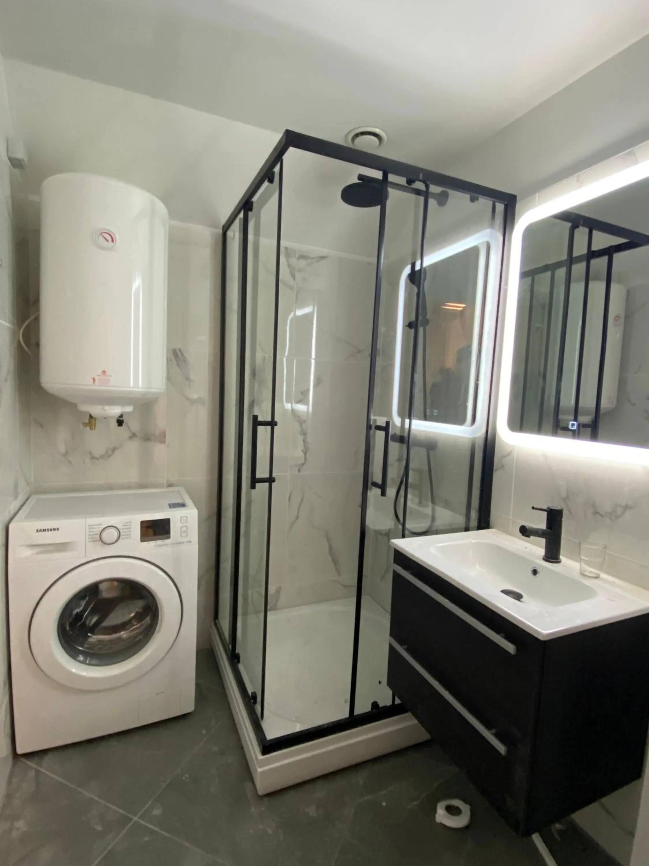 Shower in Tallinn City Apartments - Town Hall Square