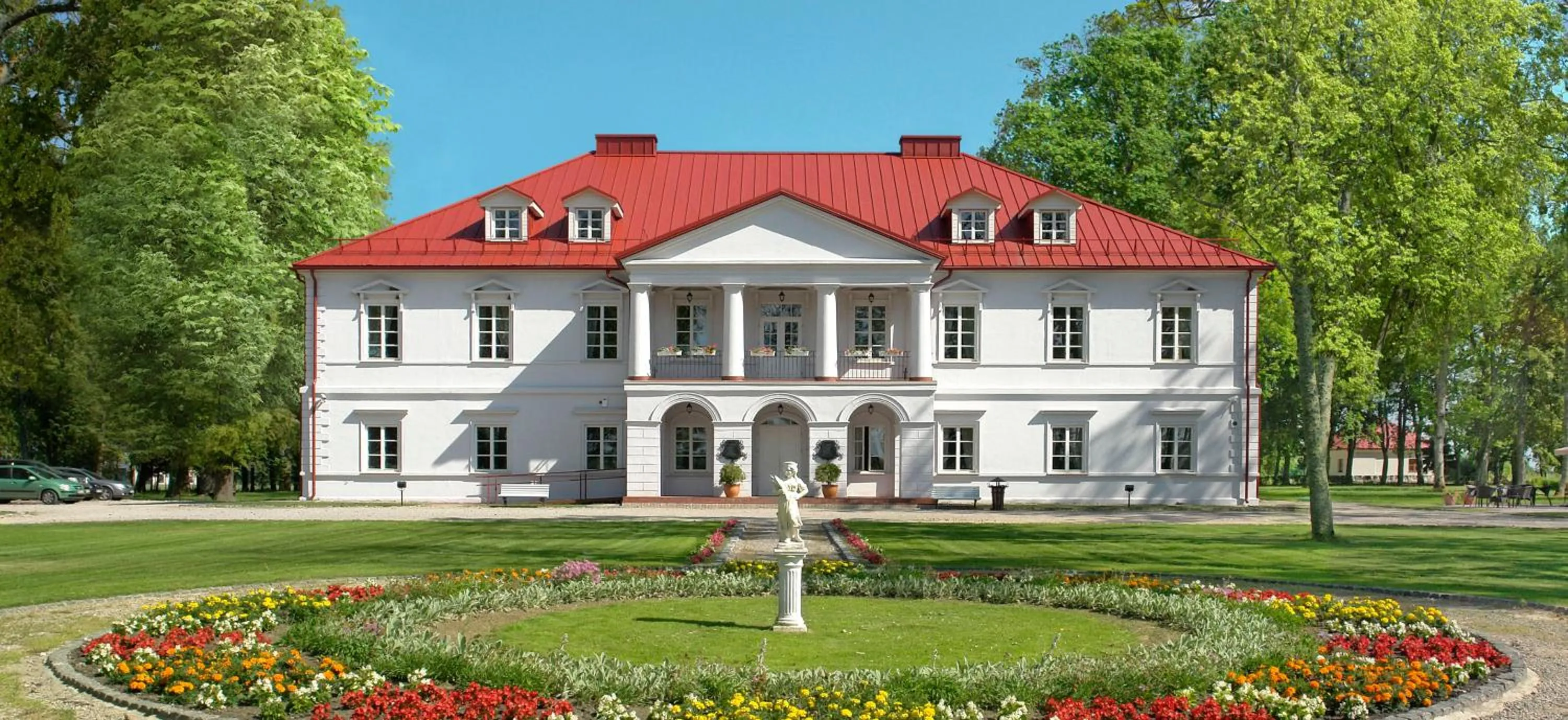Property building in Bistrampolis Manor