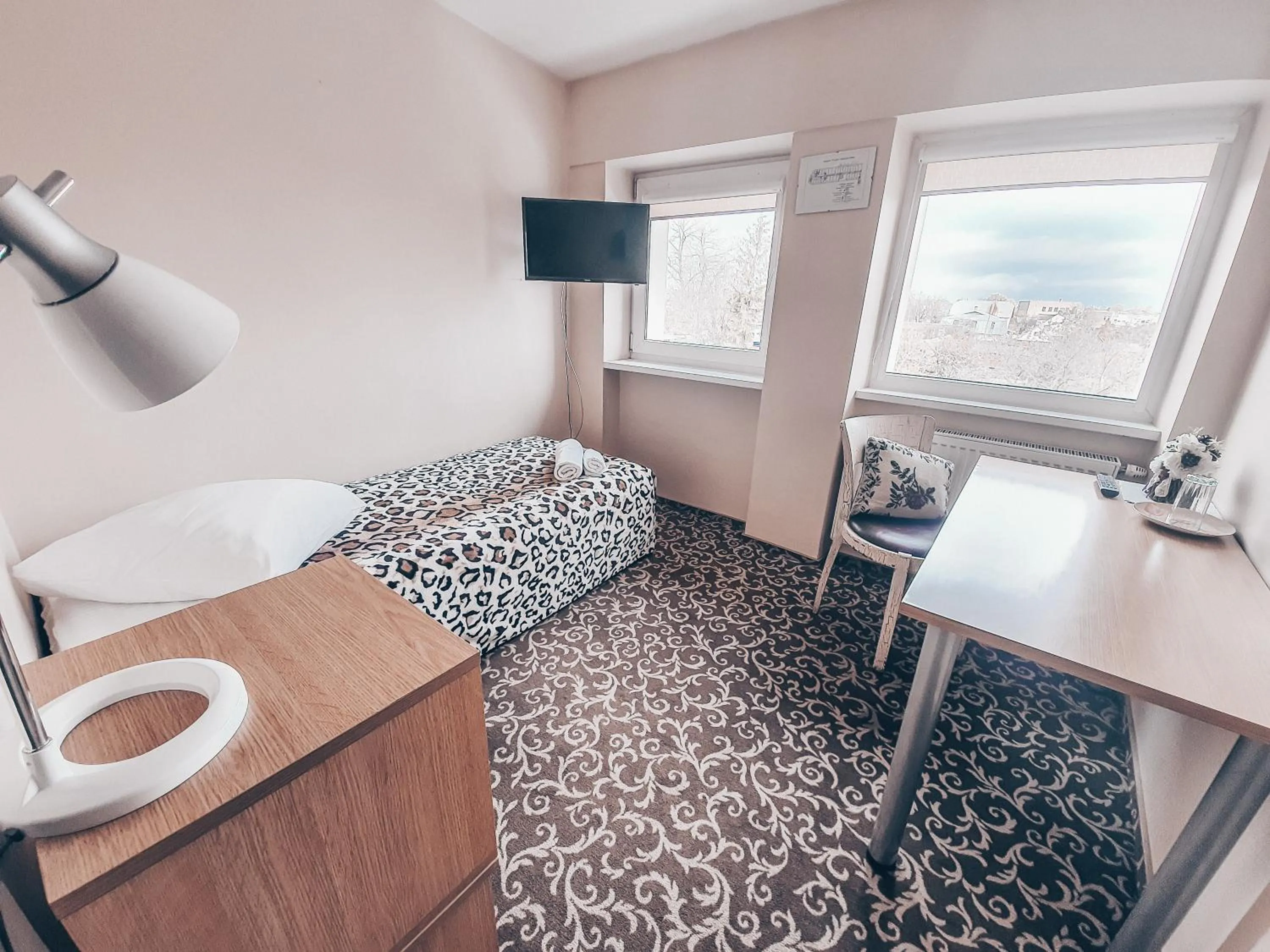 Photo of the whole room, Bed in Pervaža