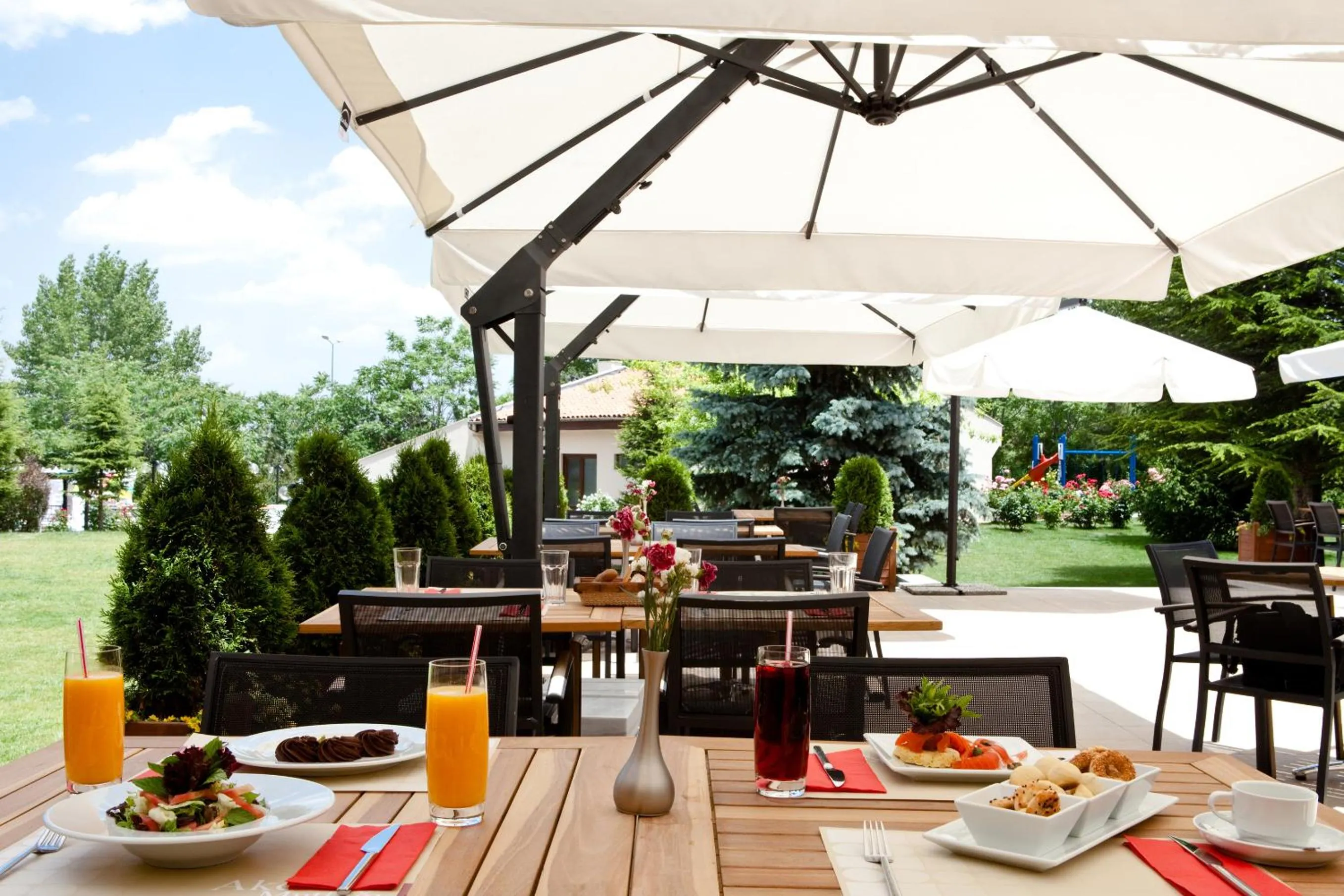 Restaurant/places to eat in Bilkent Hotel and Conference Center