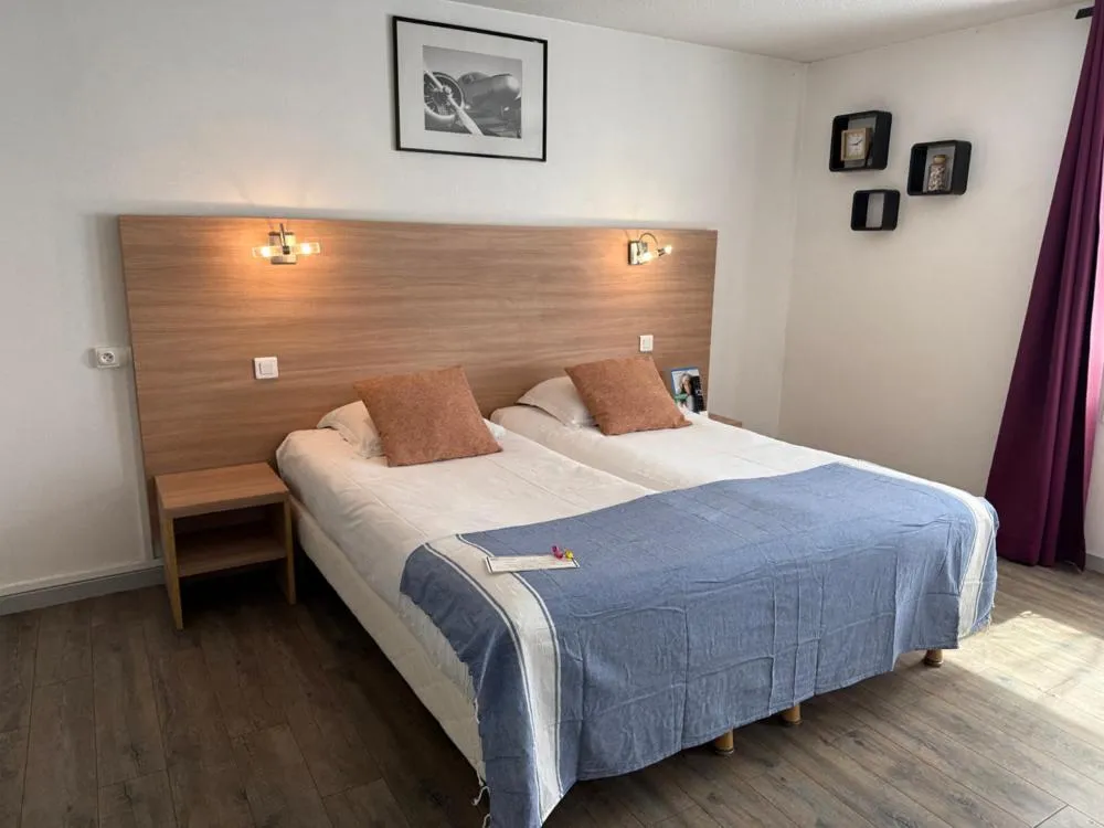 Photo of the whole room, Bed in Brit Hotel Besancon l'Horloge