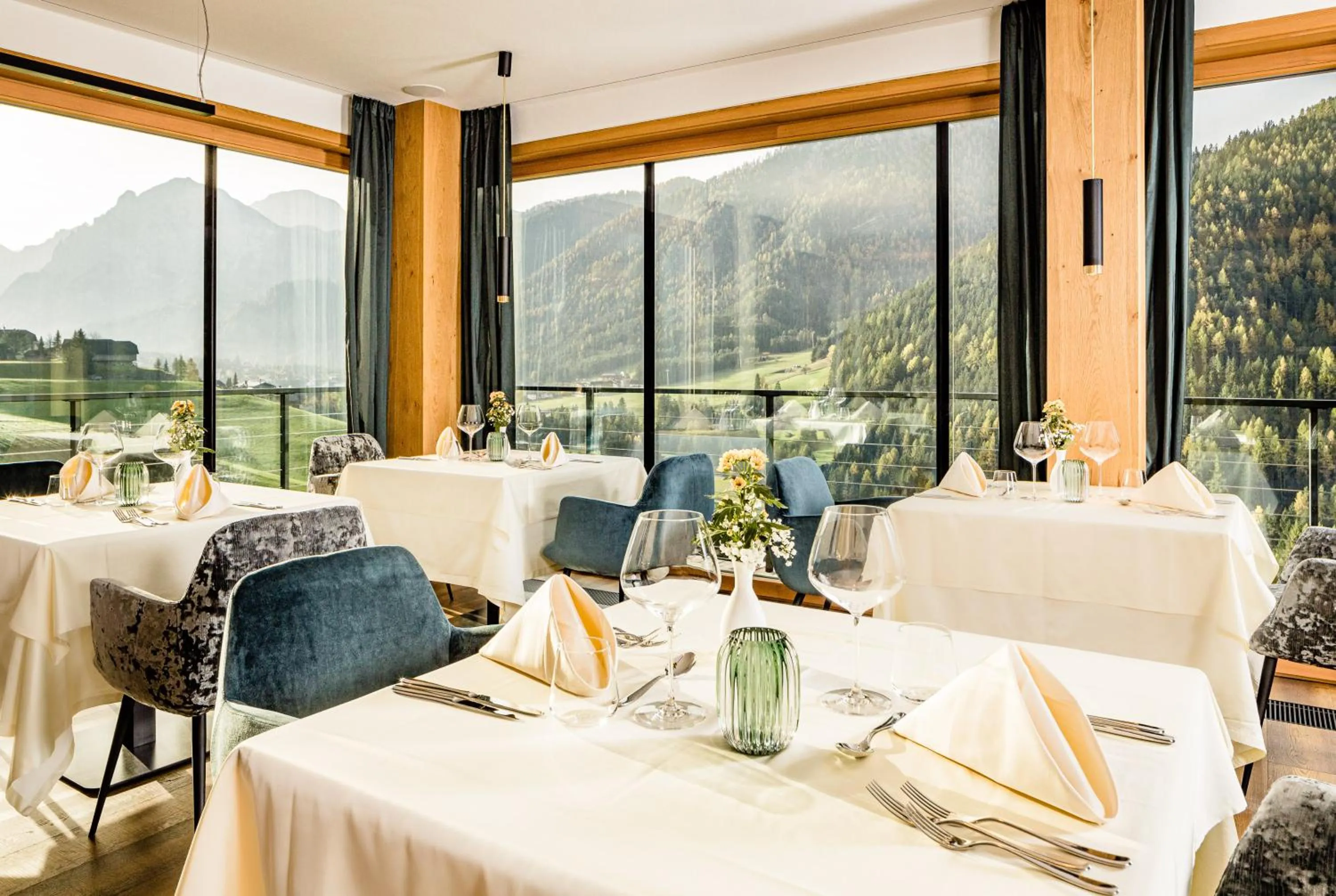 Restaurant/places to eat in Bella Vista Hotel Emma