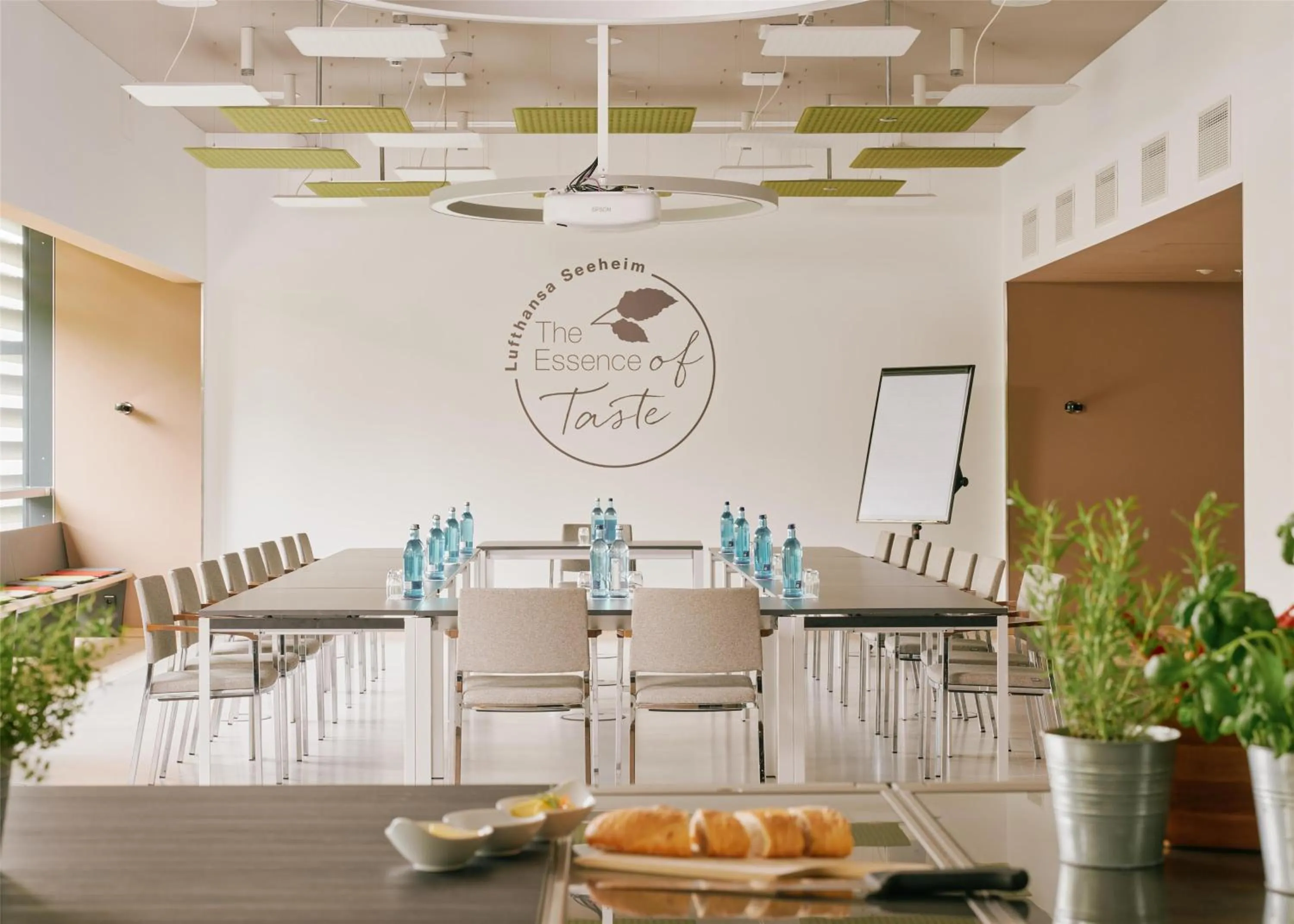 Meeting/conference room in Lufthansa Seeheim - More than a Conference Hotel