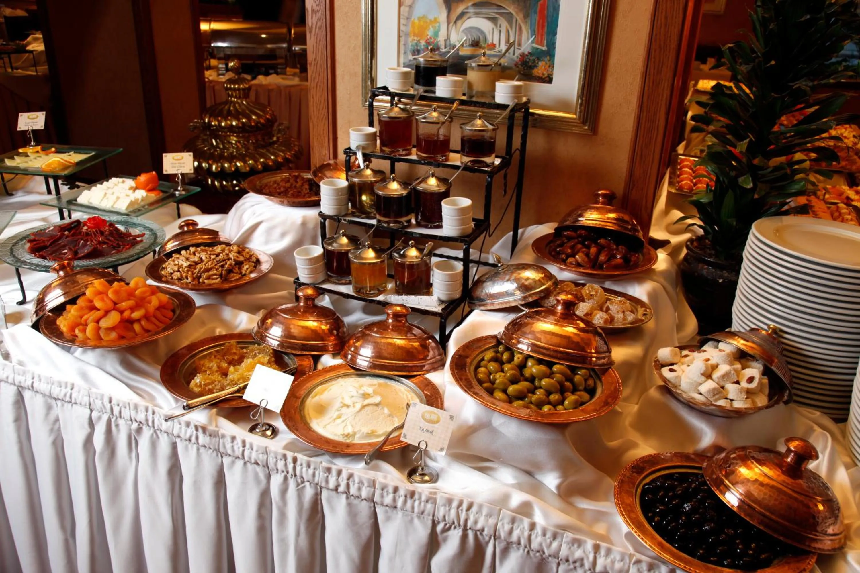 Buffet breakfast in Buyukhanli Park Hotel