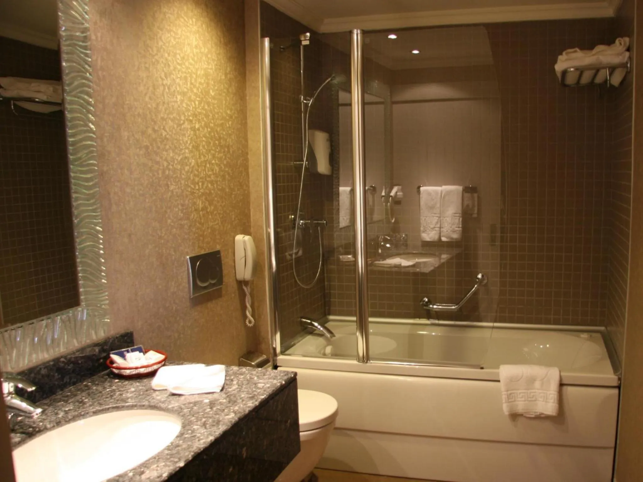 Bathroom in Buyukhanli Park Hotel