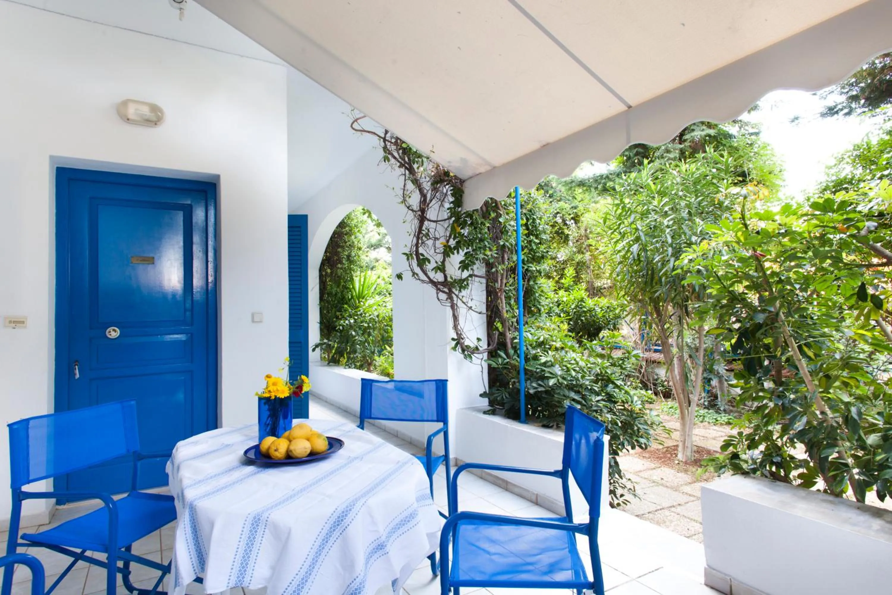 Balcony/Terrace in Daphne's Club Hotel Apartments