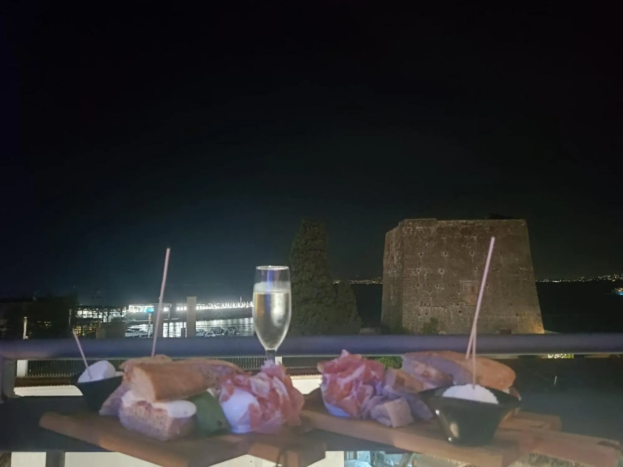 Restaurant/places to eat in Eden Bleu