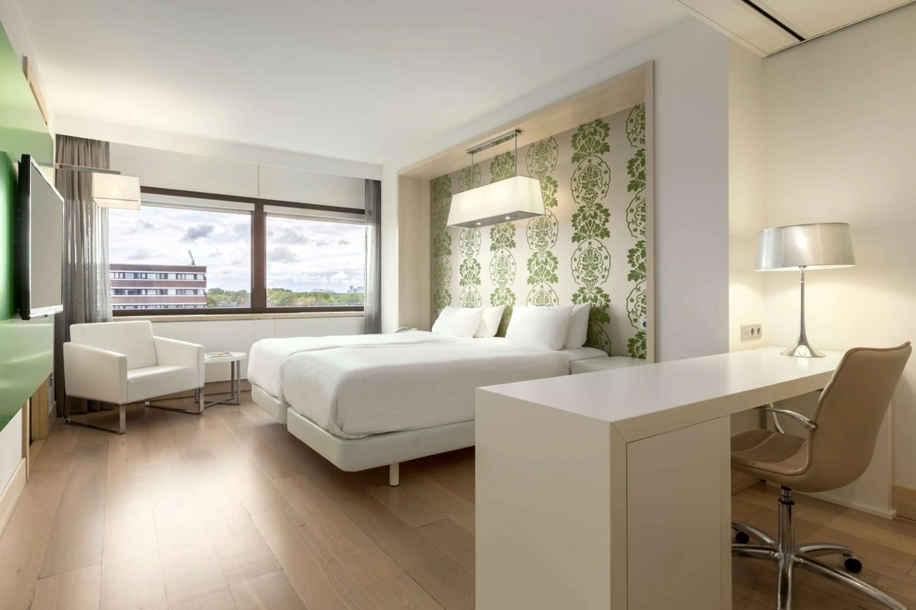 Photo of the whole room, Bed in NH Amsterdam Zuid