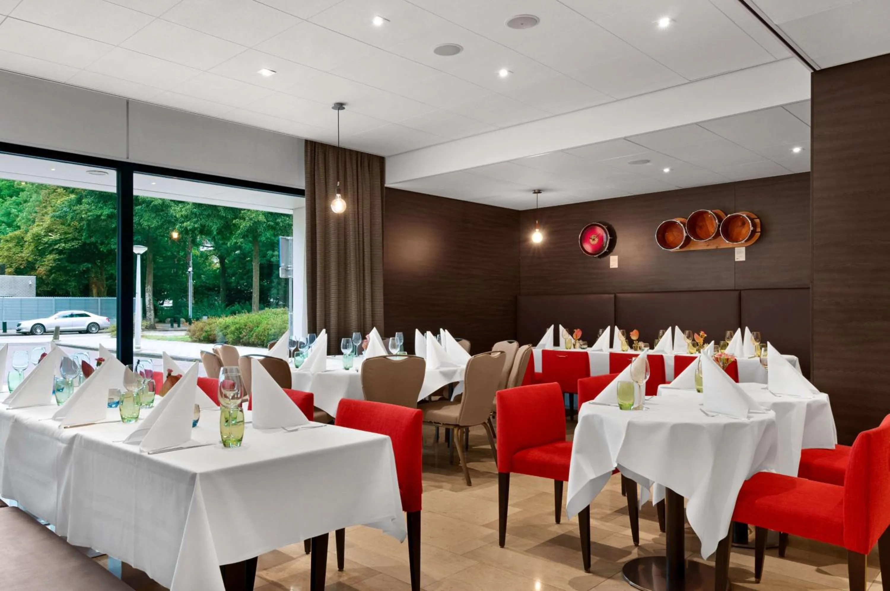 Restaurant/places to eat in NH Amsterdam Zuid