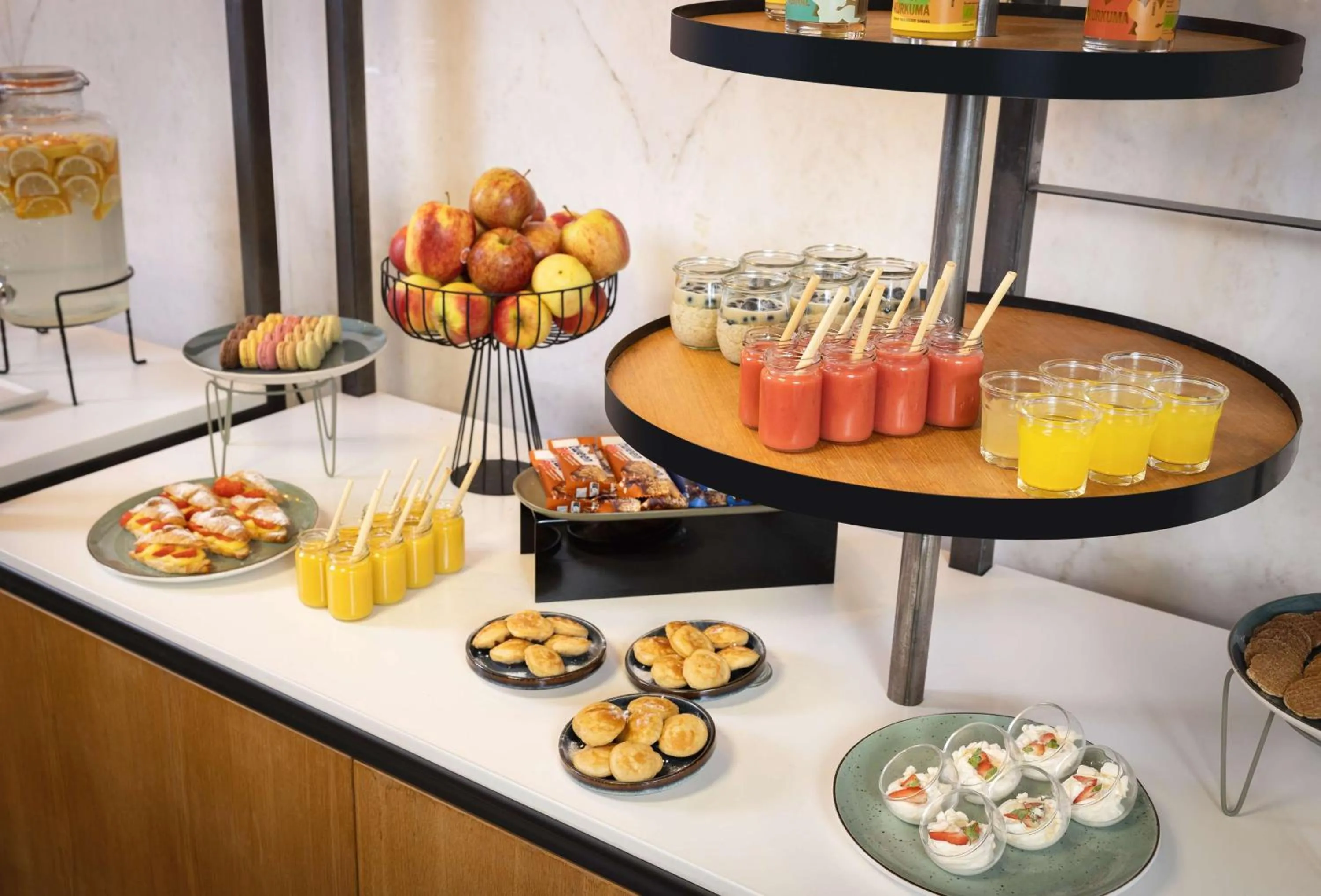 Restaurant/places to eat in NH Amsterdam Zuid