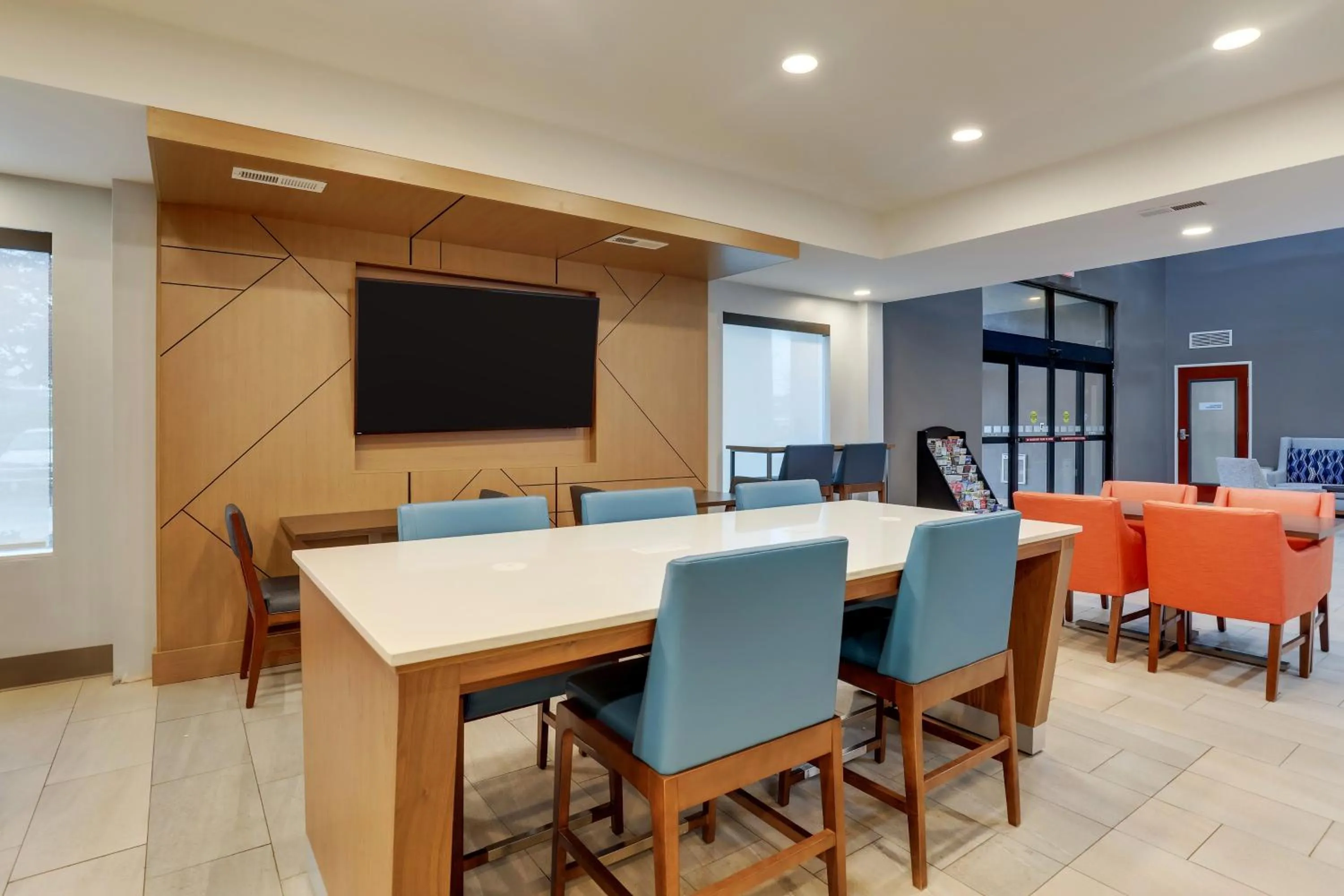 Breakfast in Holiday Inn Express Lexington Southwest Nicholasville by IHG