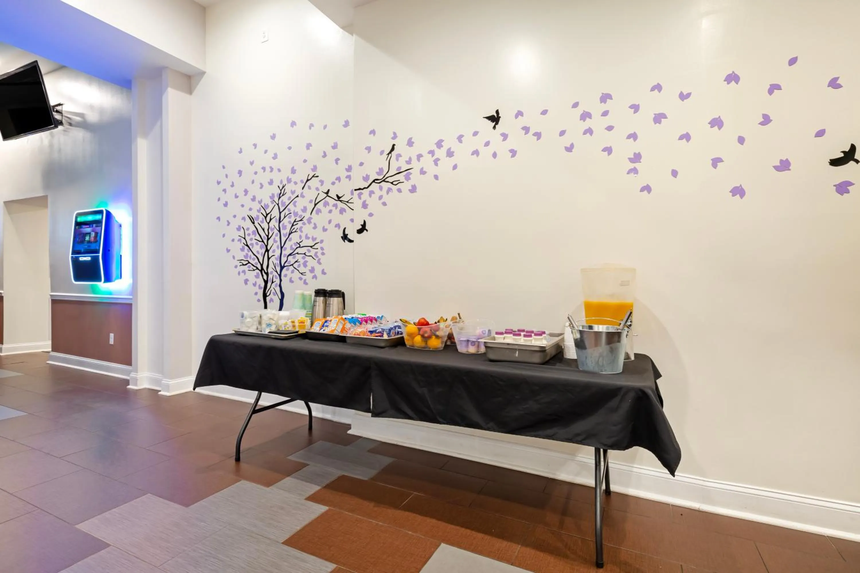 Breakfast in Clarion Hotel & Suites BWI Airport North