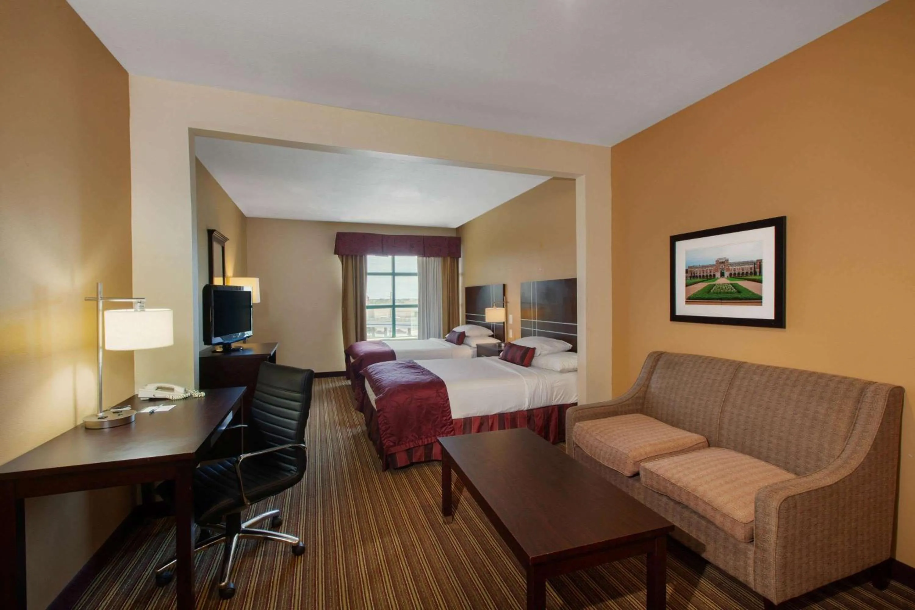 Photo of the whole room, Bed in Wingate By Wyndham Houston / Willowbrook