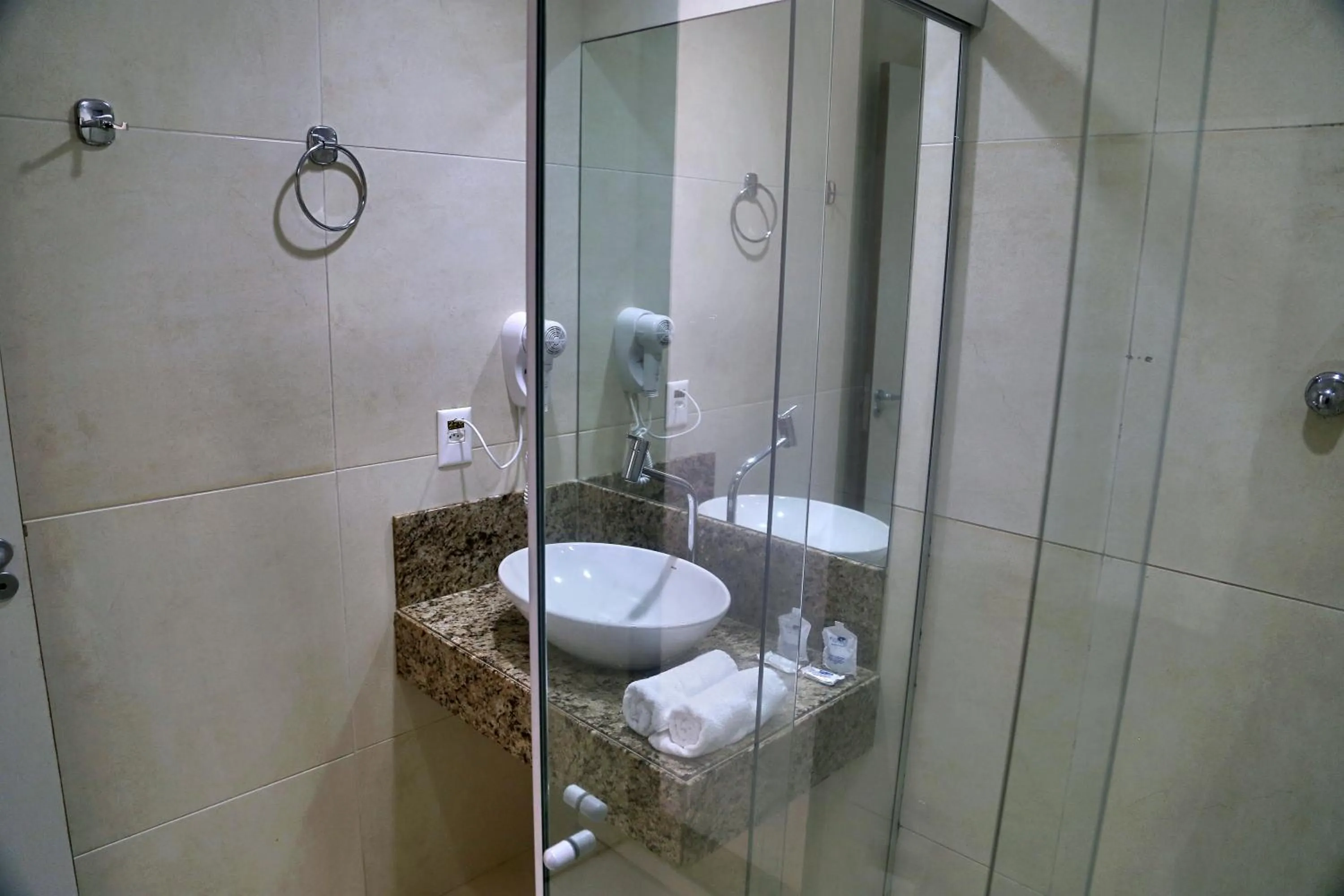 Toilet in Hotel Costa do Atlantico