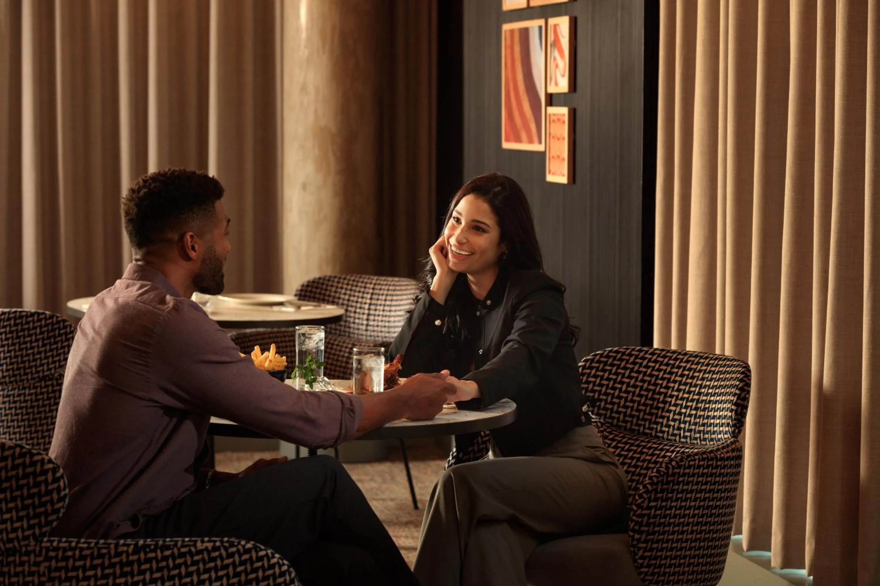 Restaurant/places to eat in Holiday Inn Chicago Midway Airport S by IHG