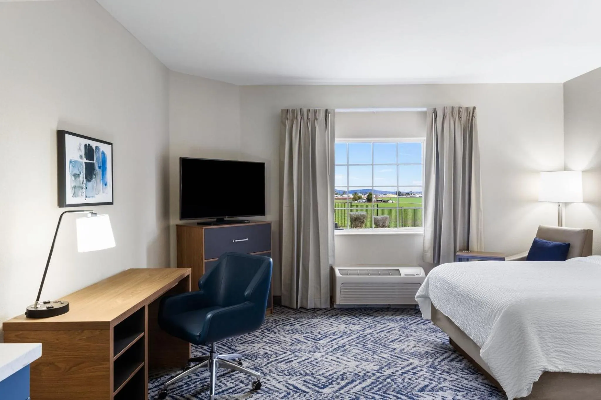 Photo of the whole room, Bed in Candlewood Suites Yuma by IHG