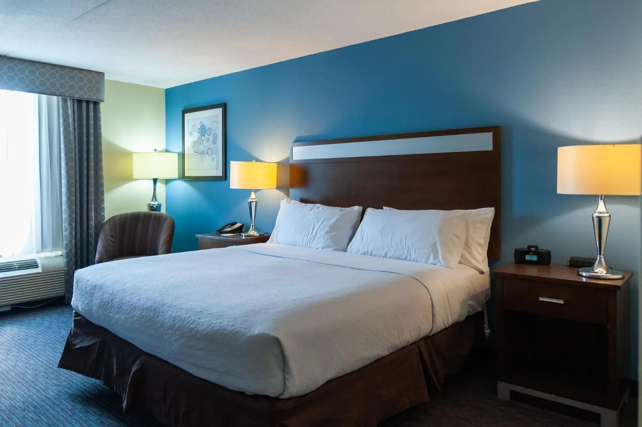 Photo of the whole room, Bed in Holiday Inn Lansdale-Hatfield by IHG