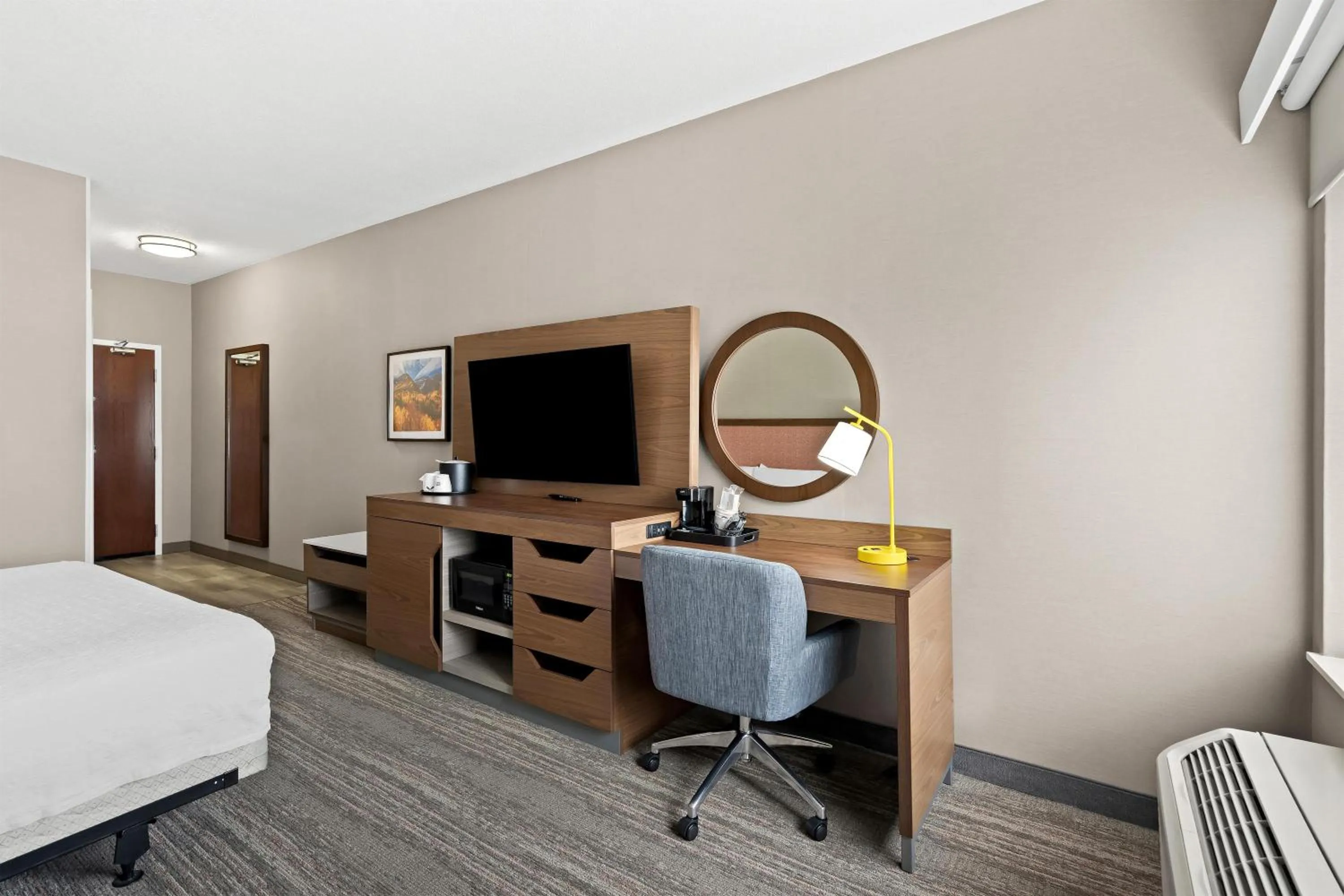 Bedroom, Bed in Hampton Inn Provo