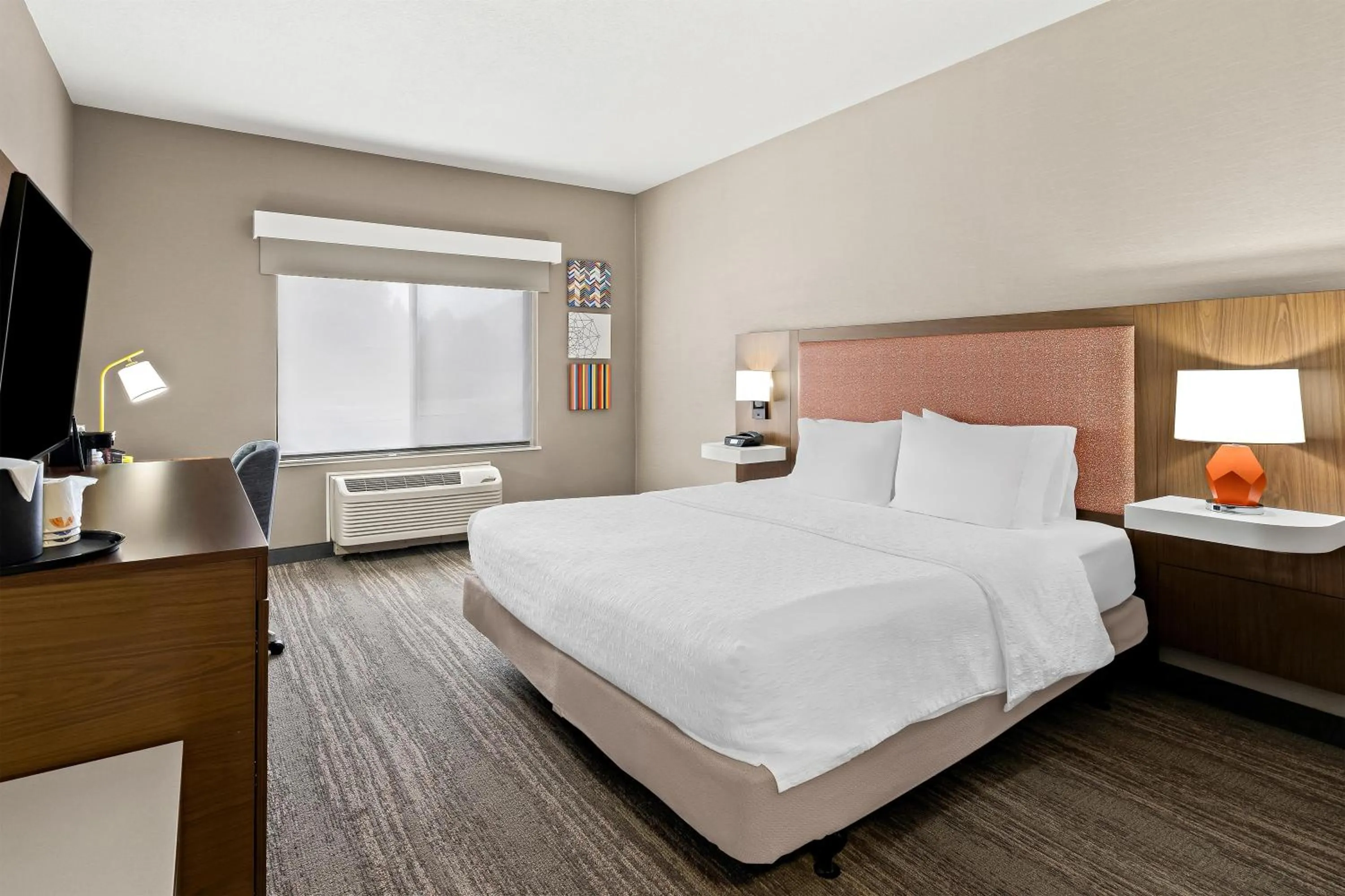 Bed in Hampton Inn Provo