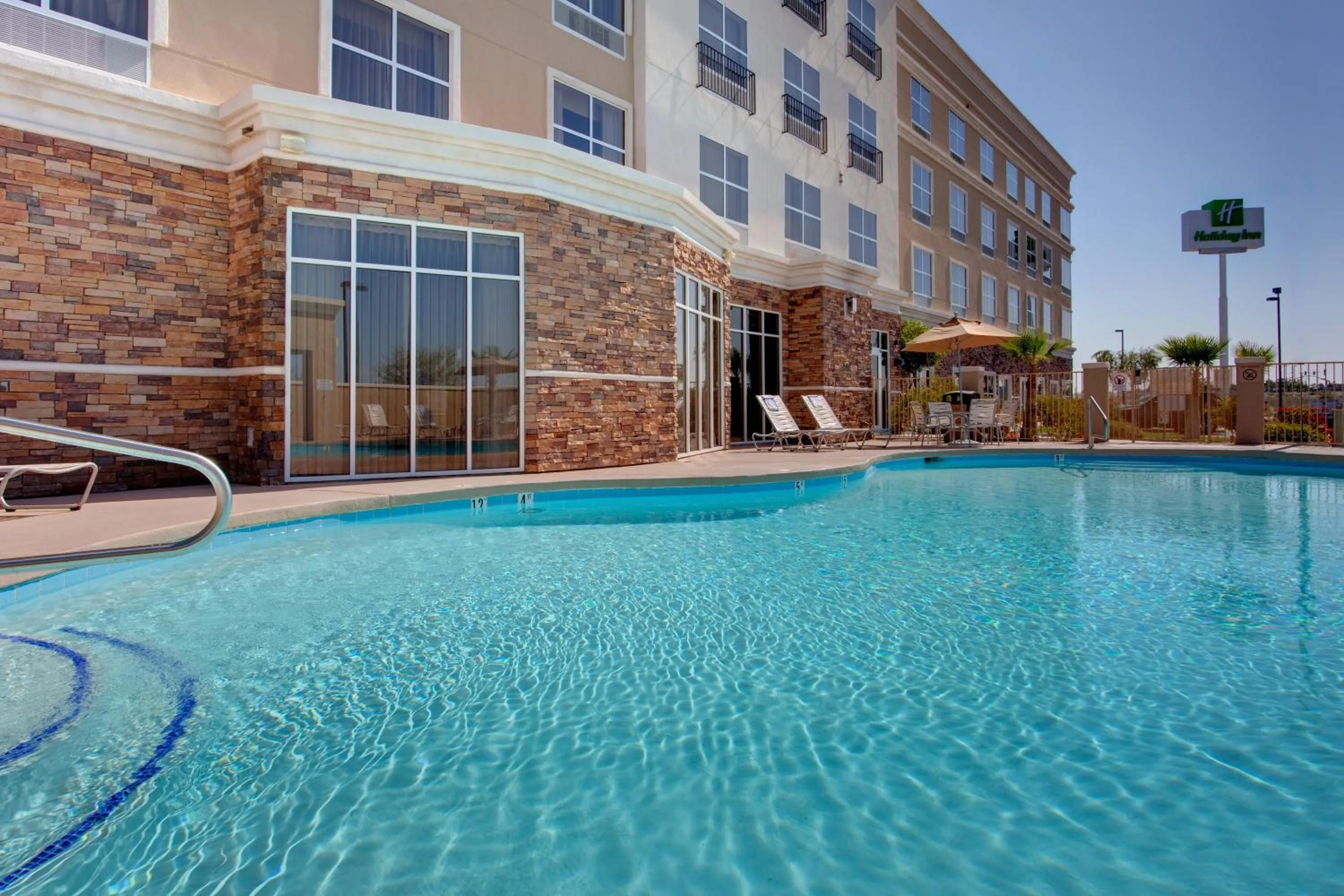 Swimming pool in Holiday Inn Yuma by IHG
