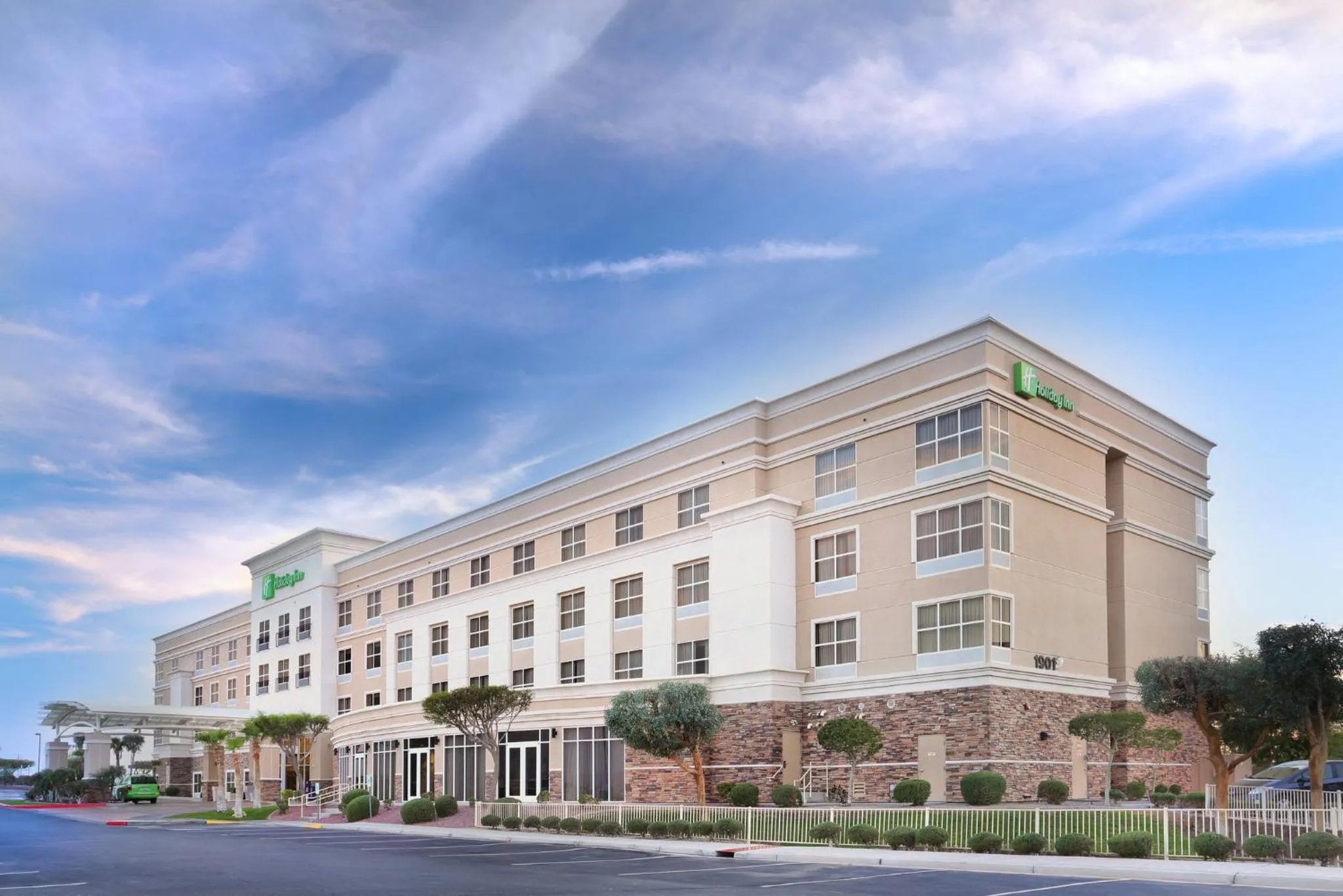 Property building in Holiday Inn Yuma by IHG